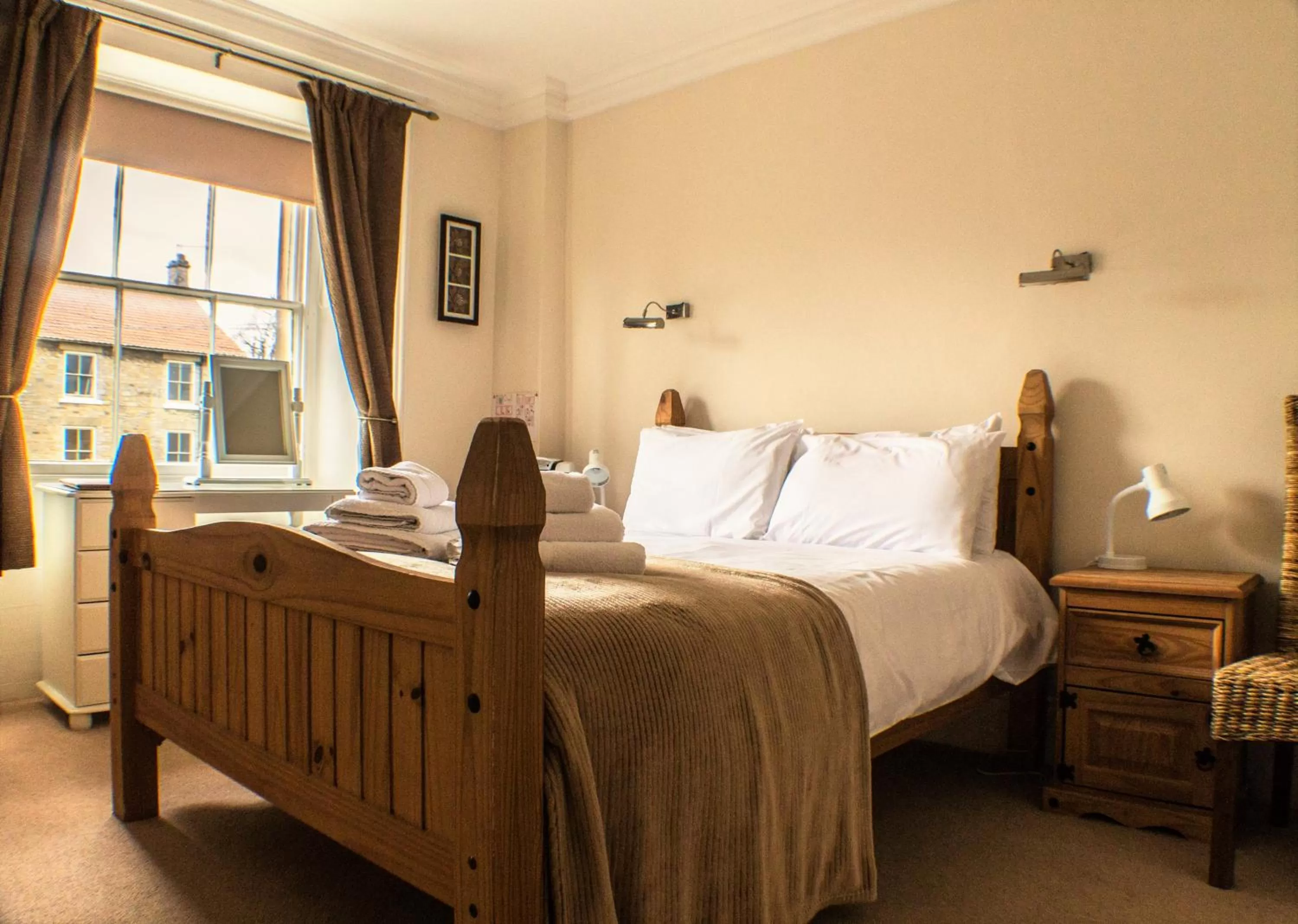 Bedroom, Bed in The Royal Oak Hotel