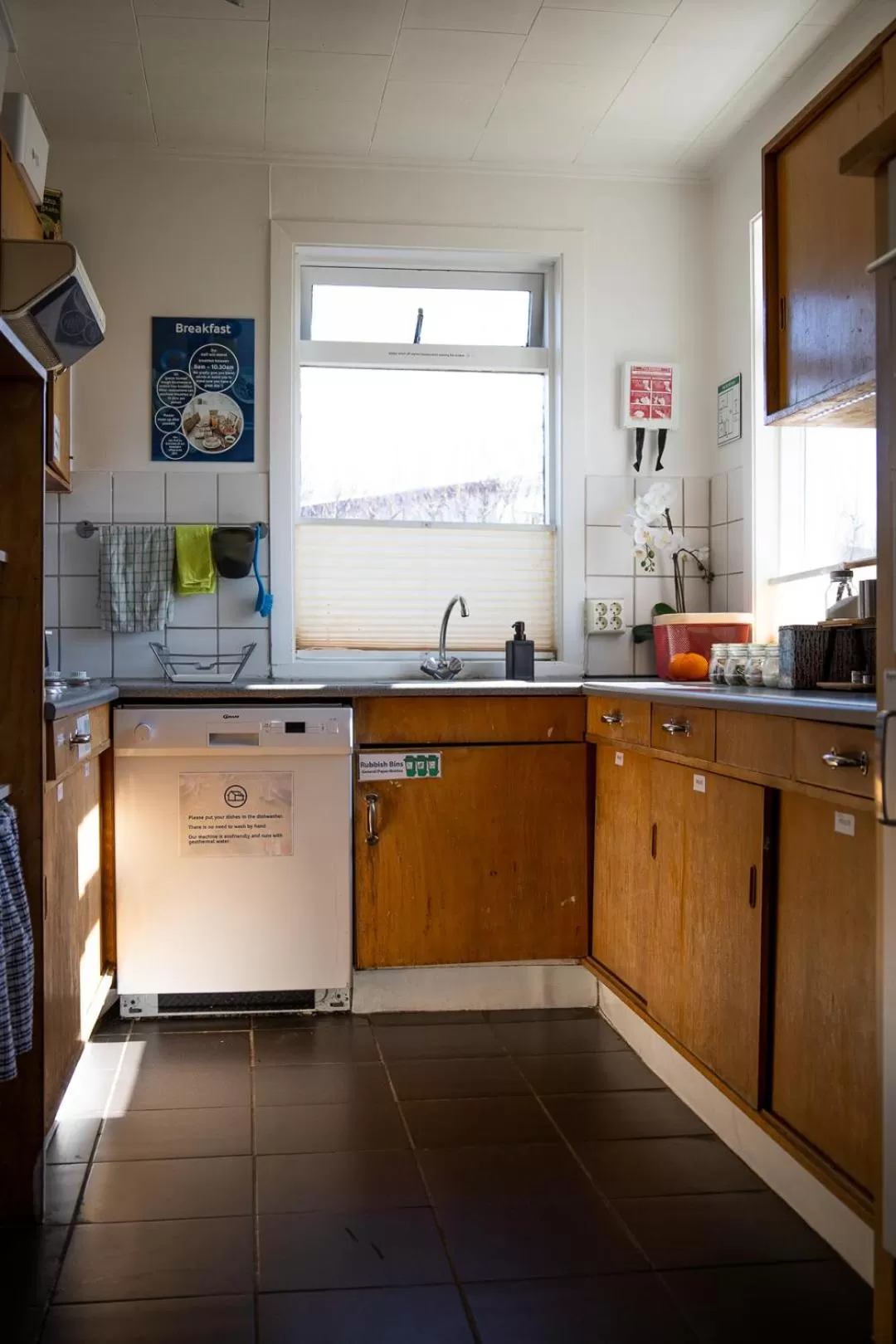 Coffee/tea facilities, Kitchen/Kitchenette in Blue House B&B
