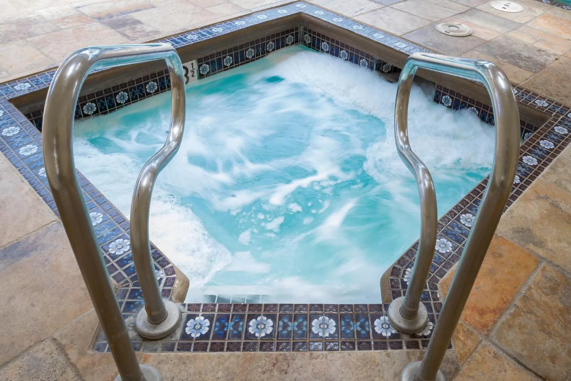Hot Tub in Hotel Solares