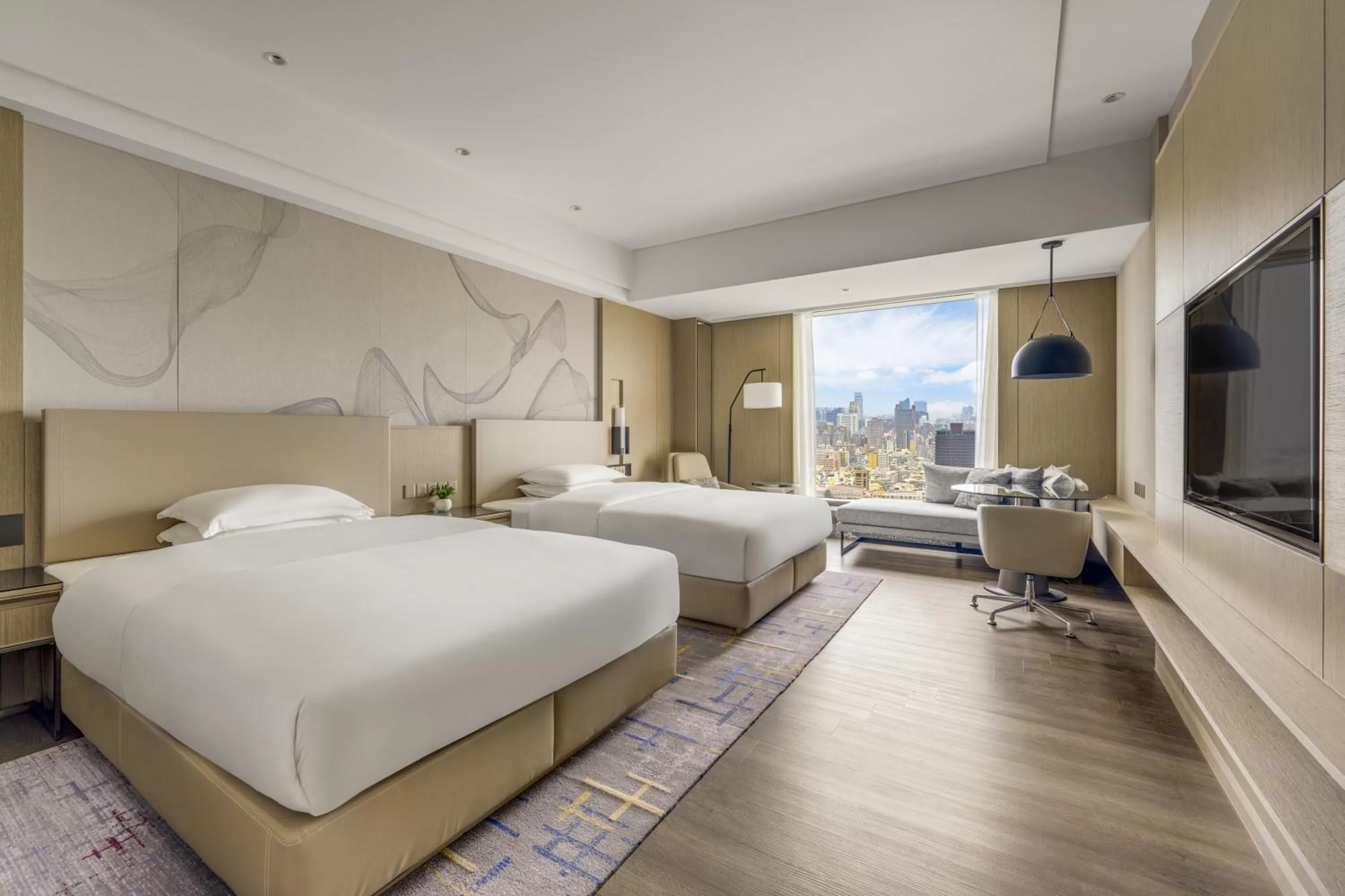 Photo of the whole room, Bed in Kaohsiung Marriott Hotel