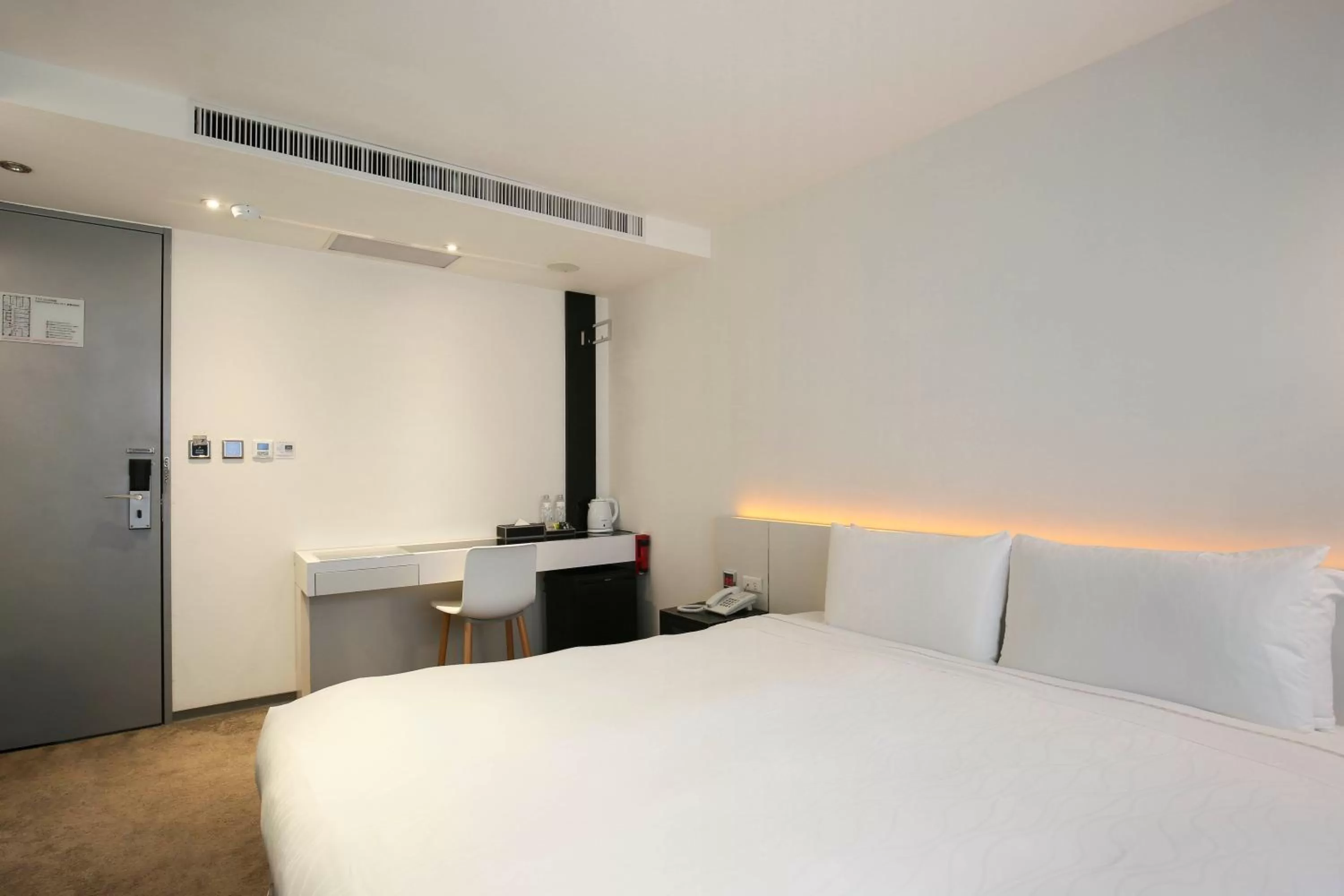 Photo of the whole room, Bed in CityInn Hotel Taipei Station Branch III