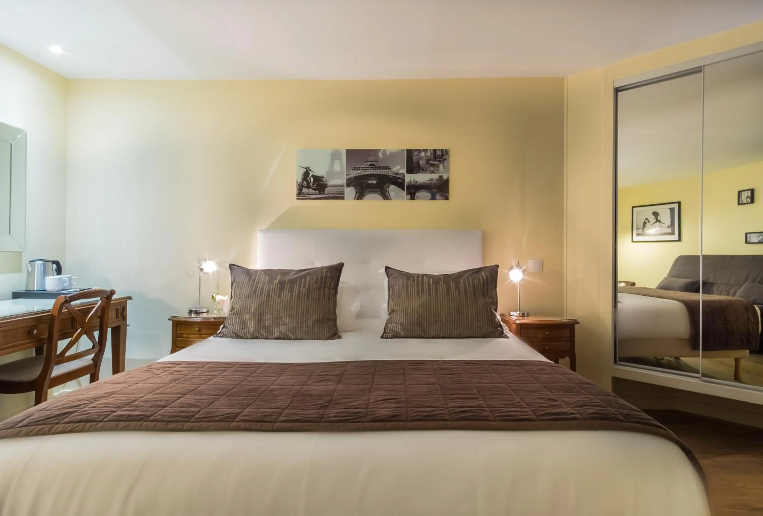 Bedroom, Bed in Arcadie Montparnasse