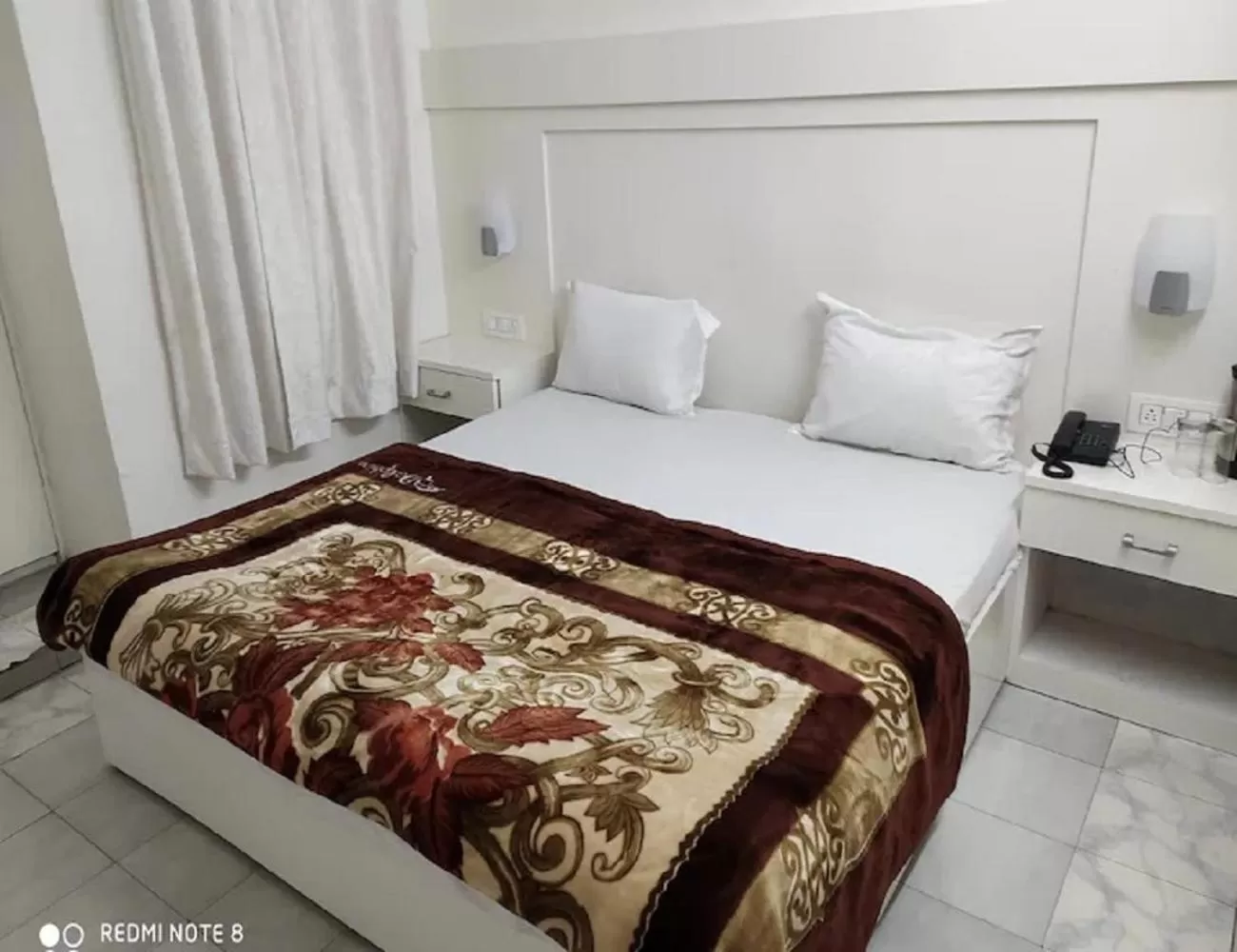 Bed in Hotel Diamond, Mussoorie