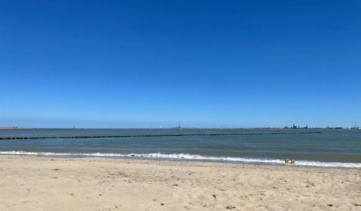 Beach in B&B Tholen