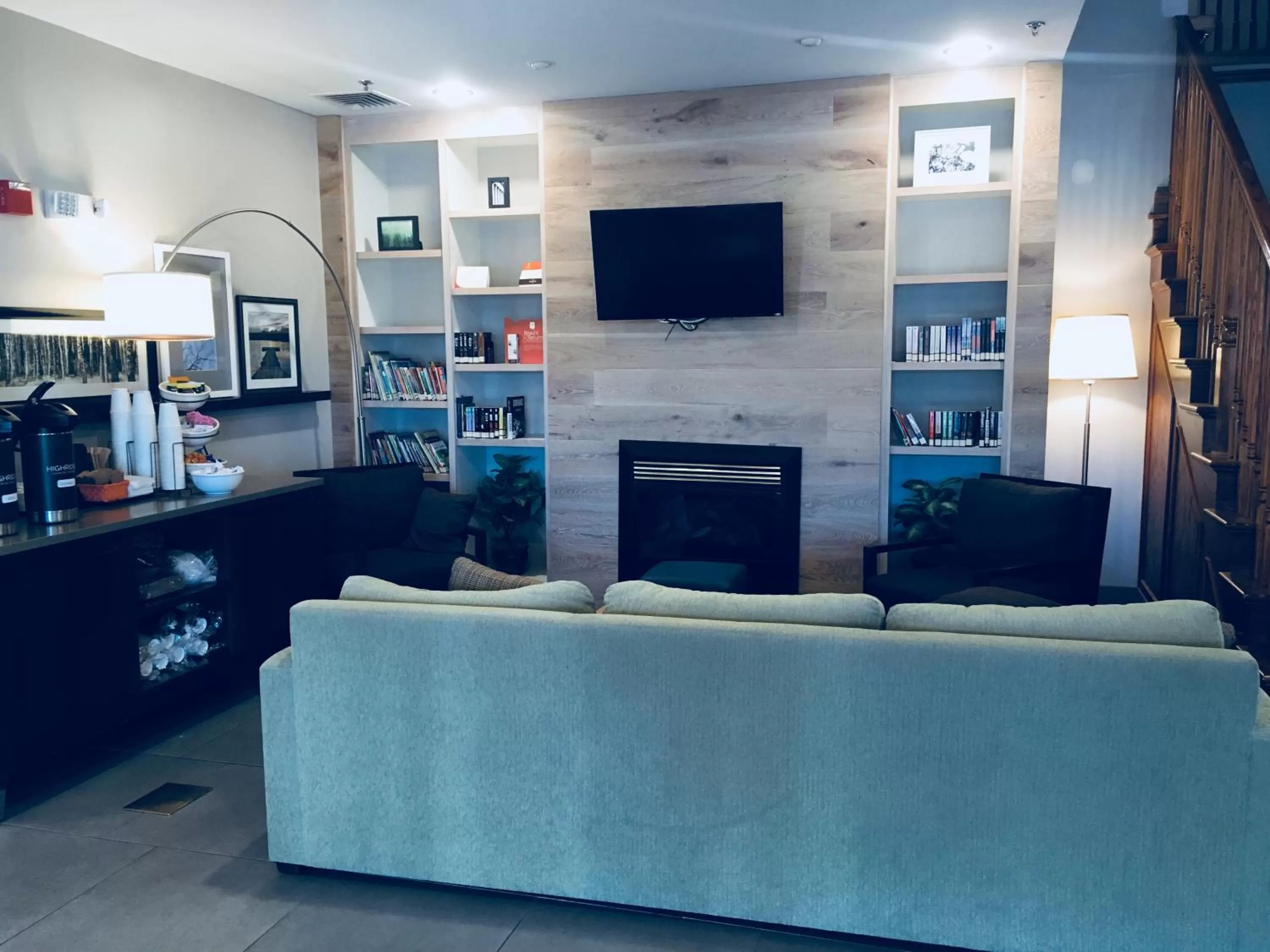 Lobby or reception in Country Inn & Suites by Radisson, Chambersburg, PA