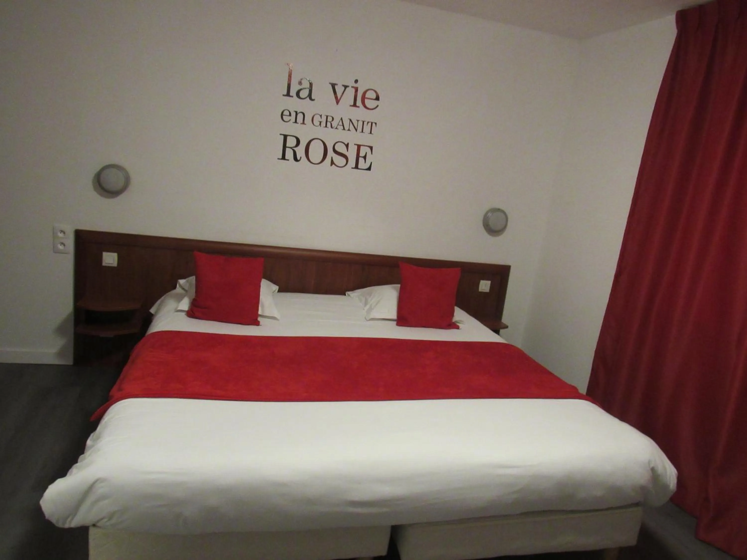 Bedroom, Bed in Citotel Les Sternes