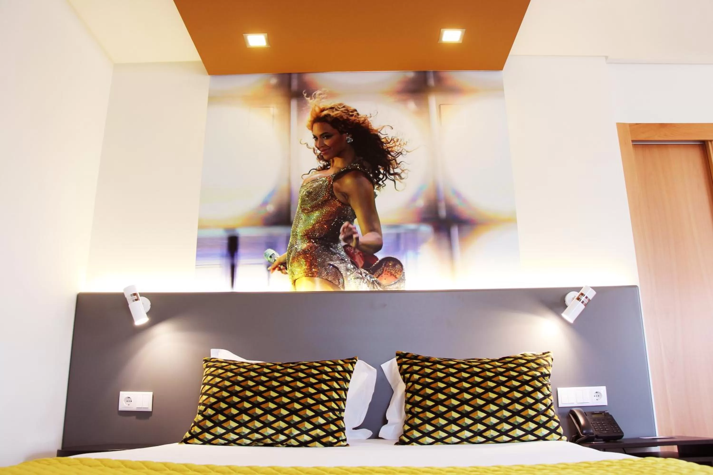 Bedroom, Bed in America Diamonds Hotel