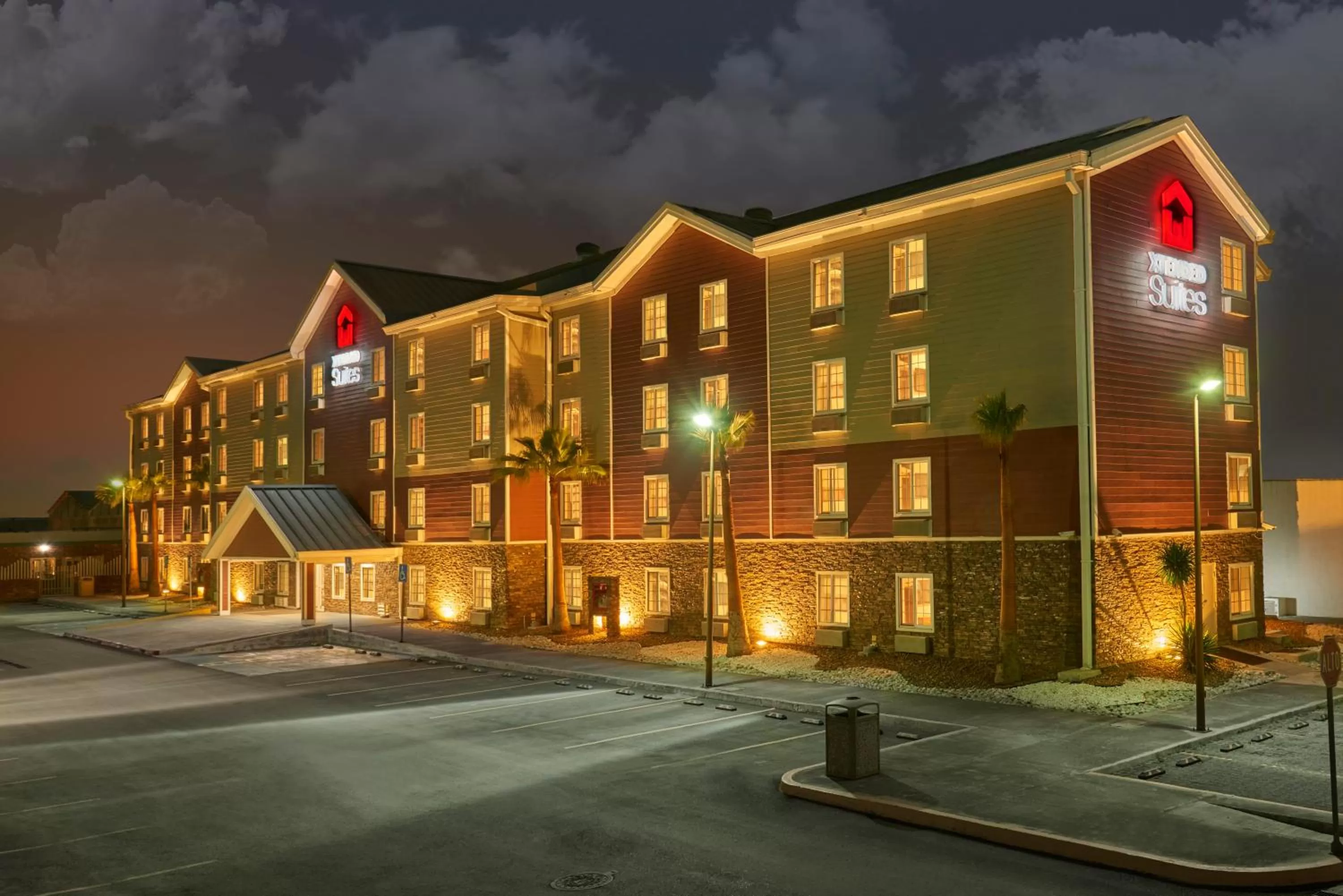 Facade/entrance in Extended Suites Monterrey Aeropuerto