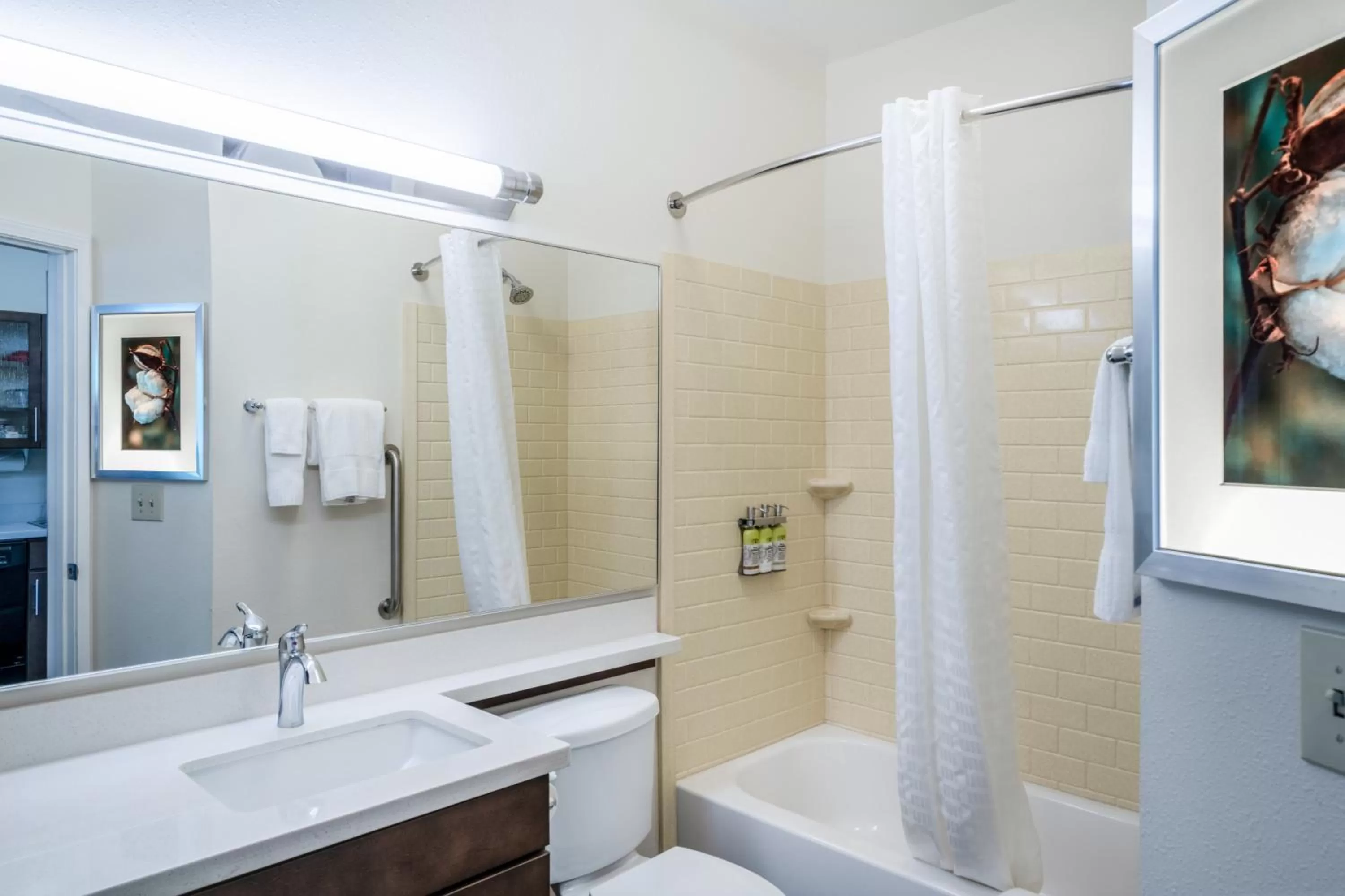 Bathroom in Candlewood Suites Auburn by IHG