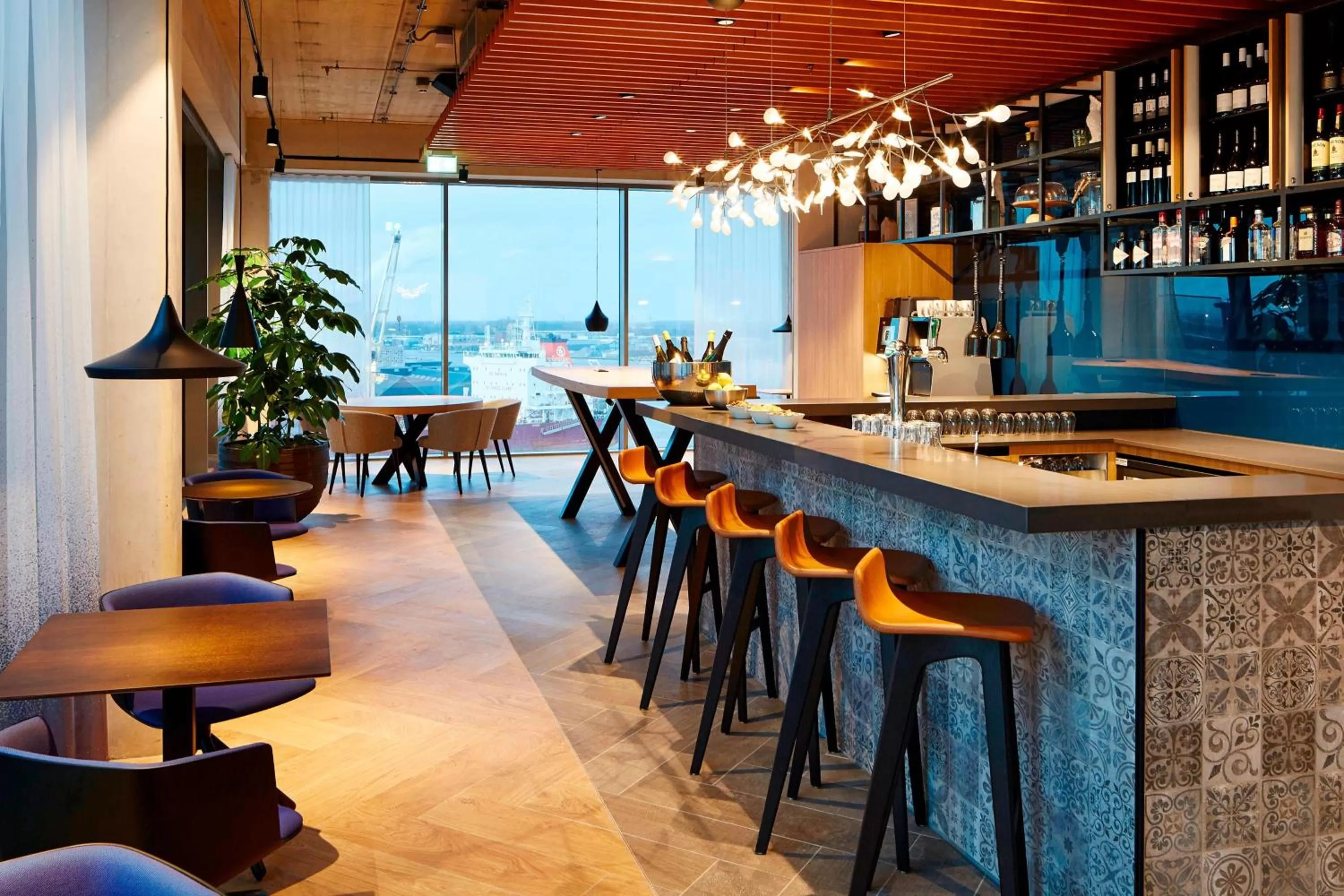 Lounge or bar in Residence Inn by Marriott Amsterdam Houthavens