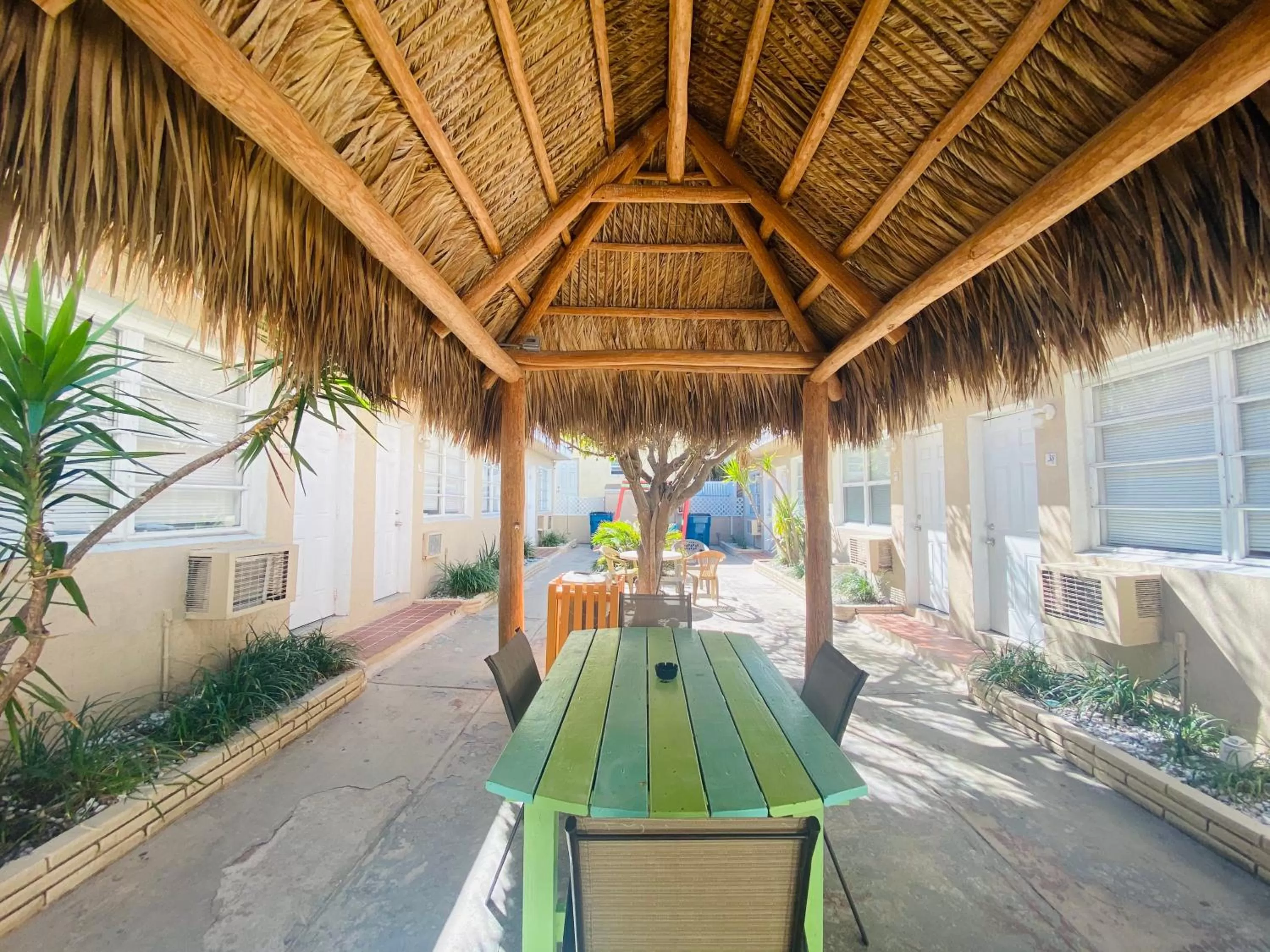 Inner courtyard view in St Maurice Beach Inn