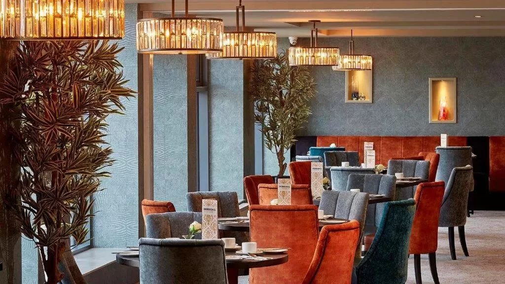 Restaurant/places to eat in Tower Hotel & Leisure Centre