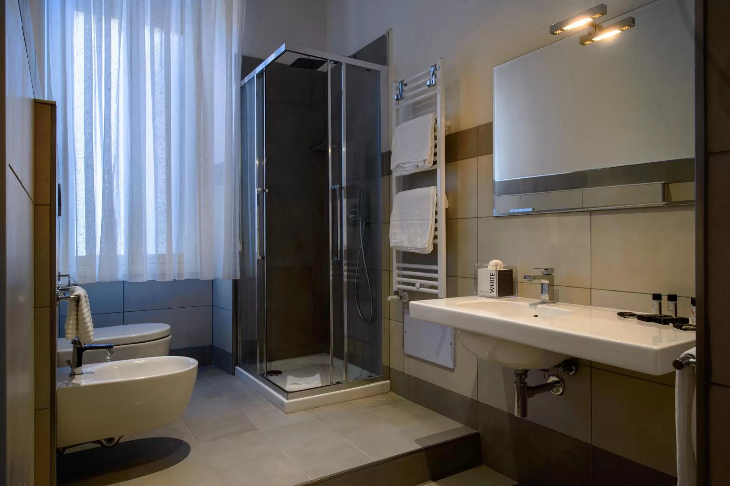 Bathroom in Star Vatican Rooms