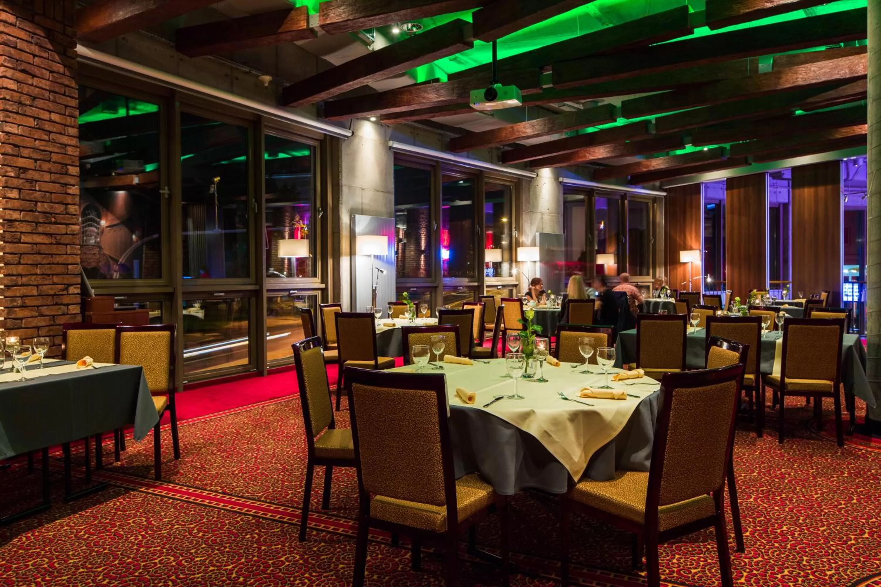 Restaurant/places to eat in Hotel Esperanto