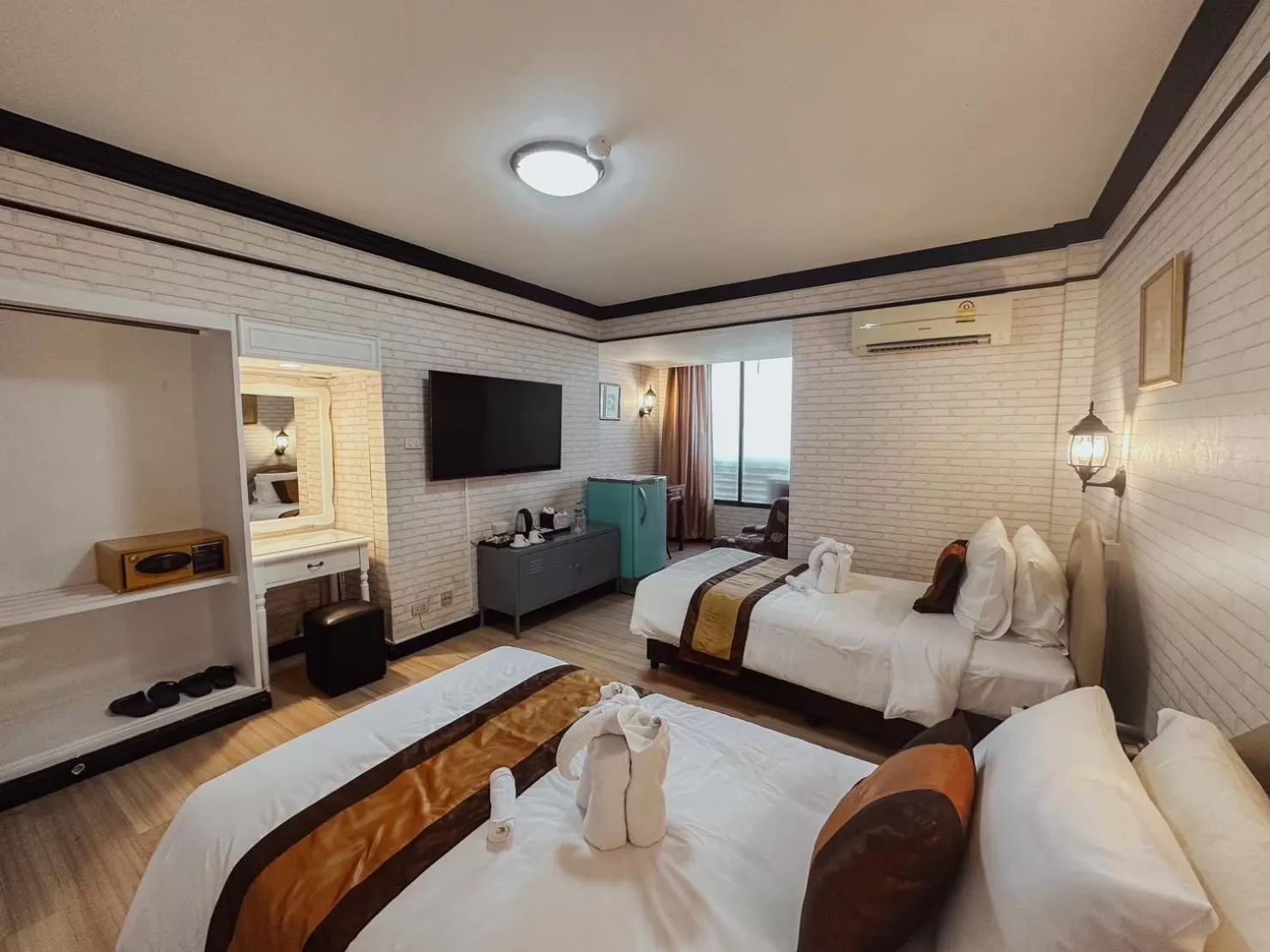 Bed in Hotel De Khuvieng