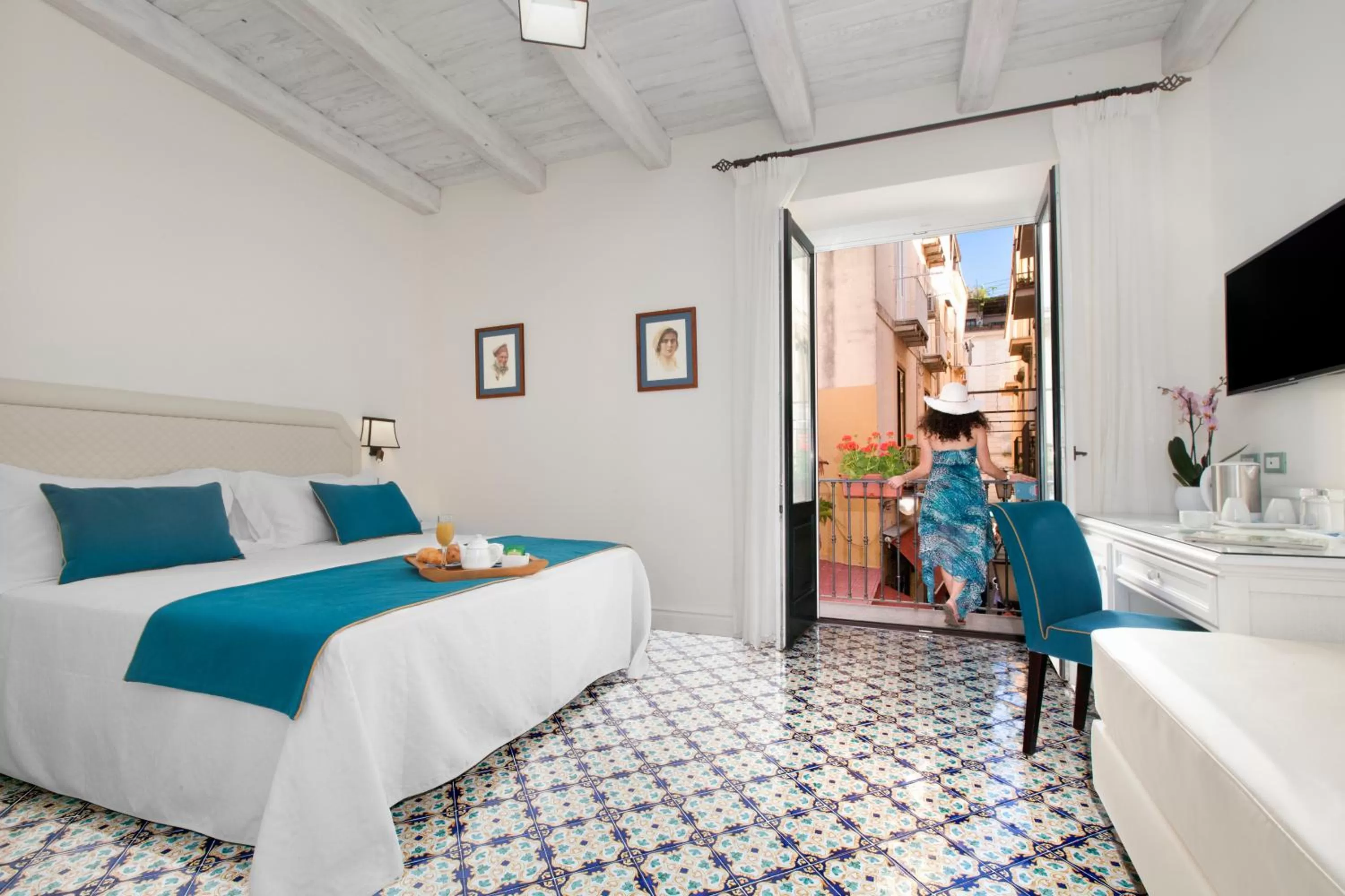 Balcony/Terrace, Bed in Palazzo delle Grazie