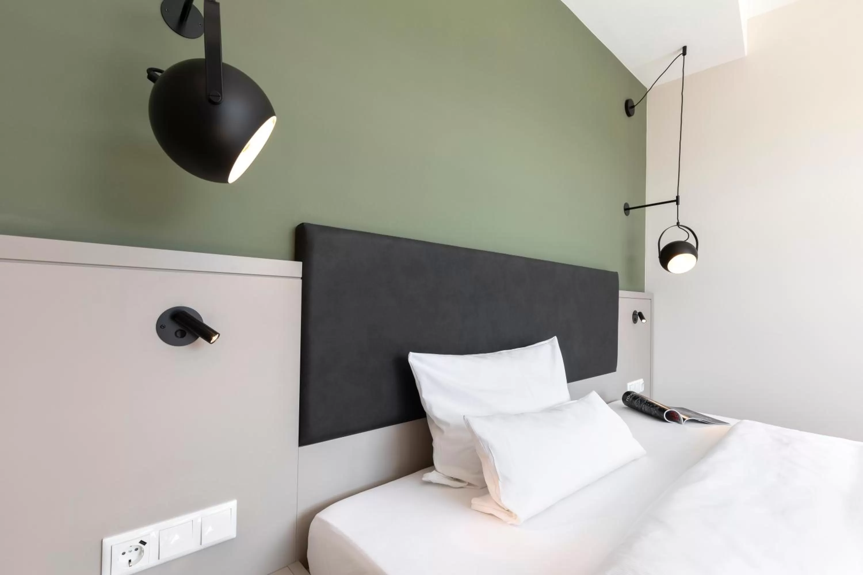 Photo of the whole room, Bed in zeitwohnhaus SUITE-HOTEL & SERVICED APARTMENTS