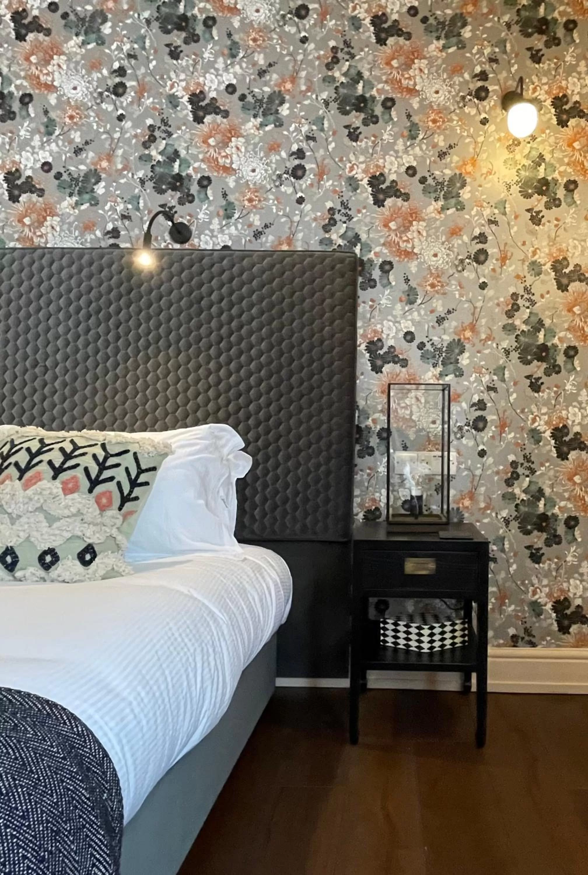 Bedroom, Bed in The King's Arms