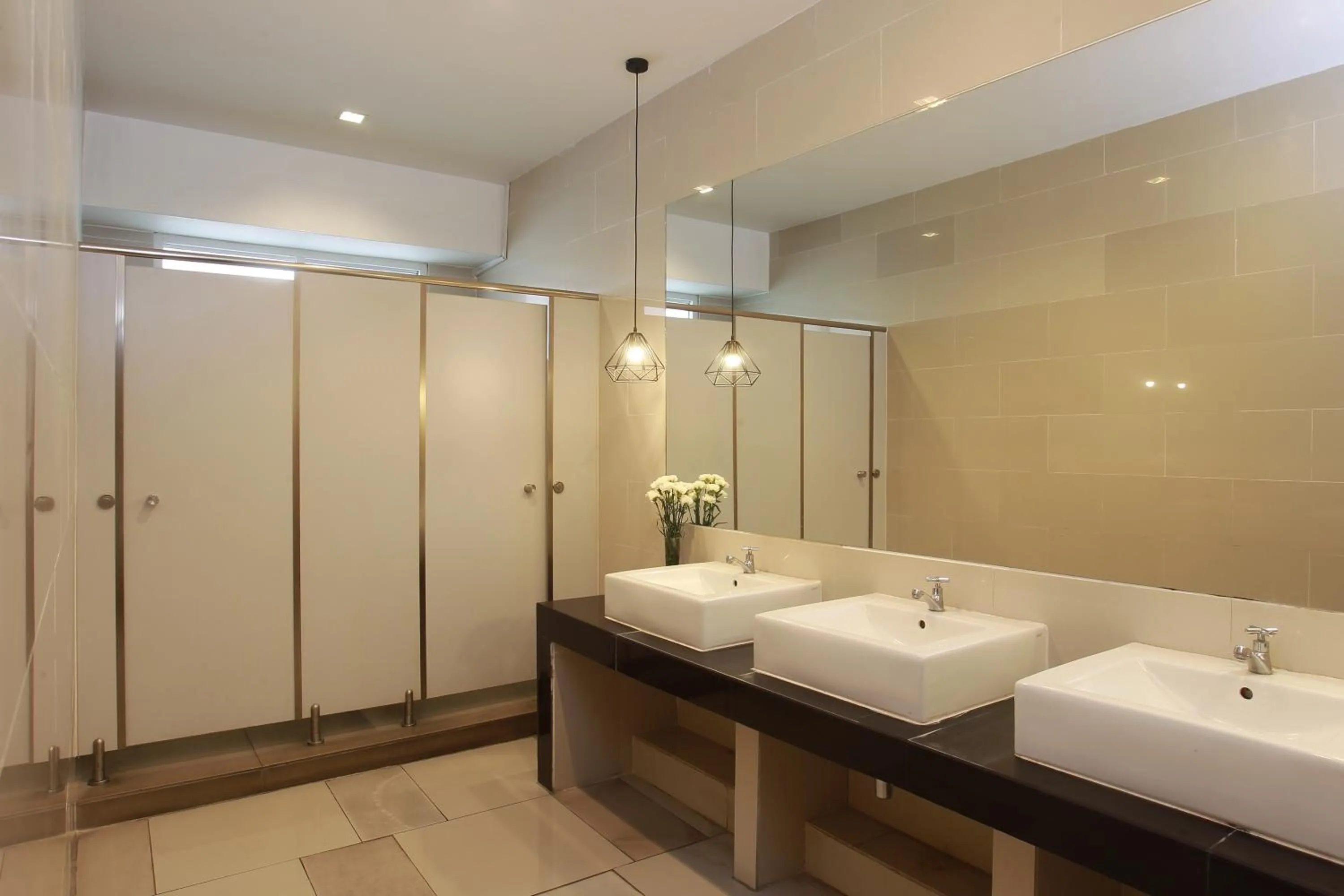 Bathroom in Lee Garden Bangkok