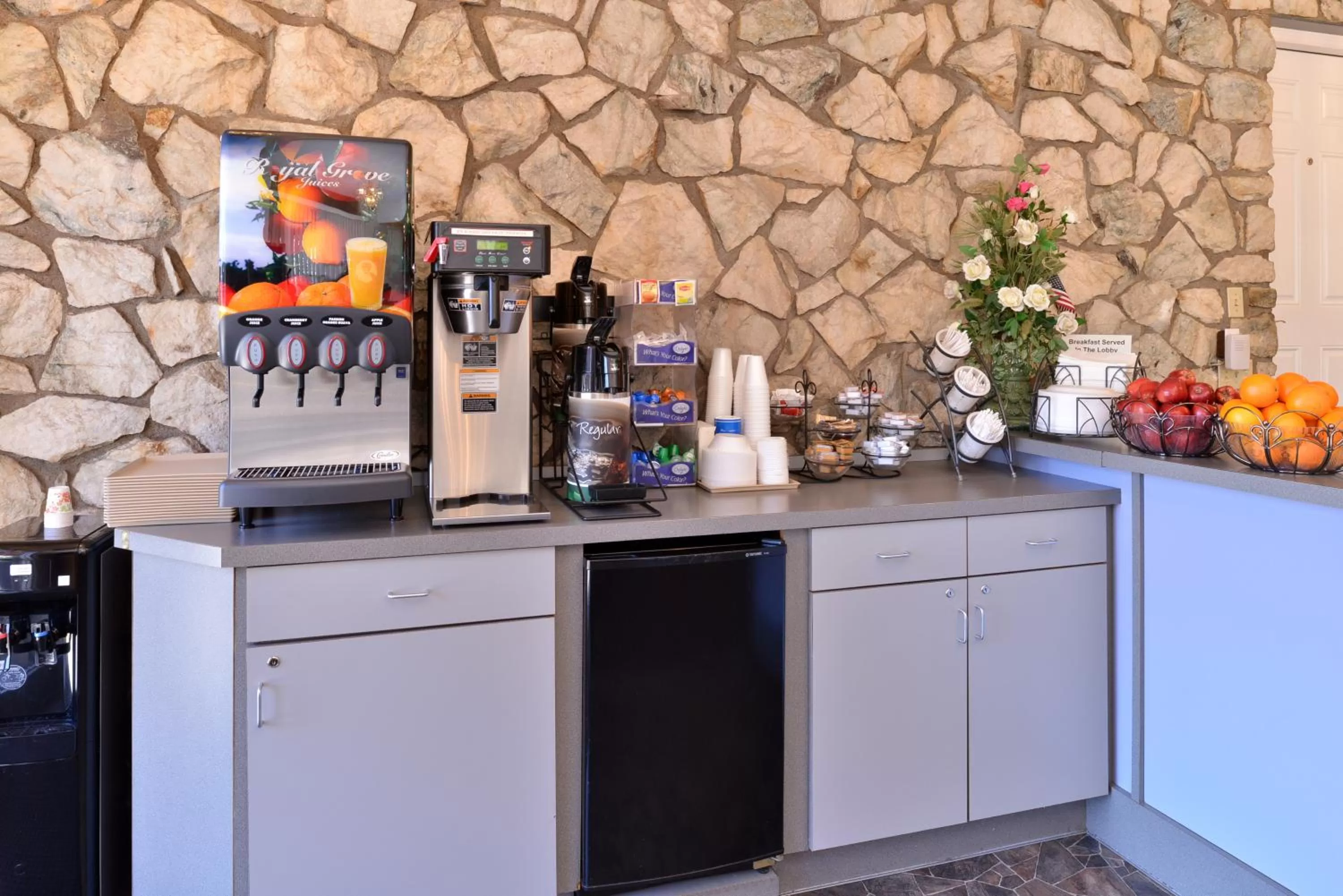 Lounge or bar in The Maverick Motel, Main Street USA Collection by PNW Hospitality