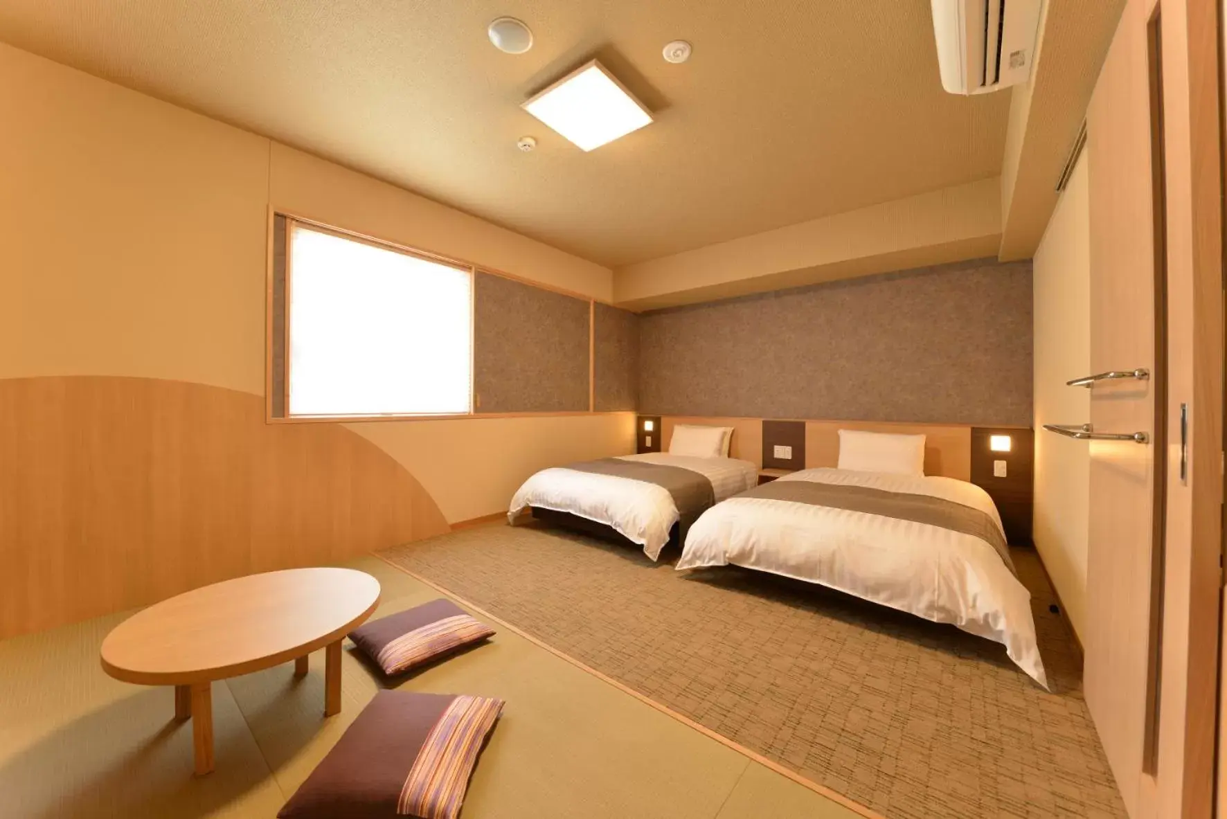 Twin Room with Tatami Area and Shower - Non Smoking in Dormy Inn Takamatsu Chuo Koenmae Natural Hot Spring Twin Room with Tatami Area and Shower - Non Smoking in Dormy Inn Takamatsu Chuo Koenmae Natural Hot Spring