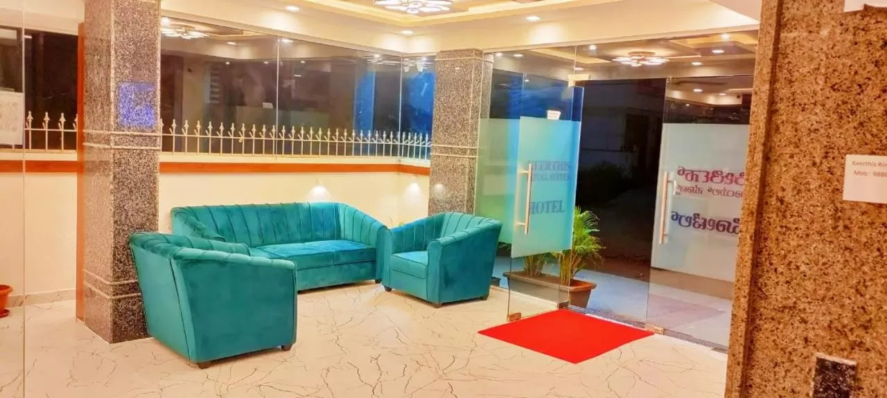 Communal lounge/ TV room, Lobby/Reception in Keerthis Royal Suites - Hotel Near Kempegowda International Airport