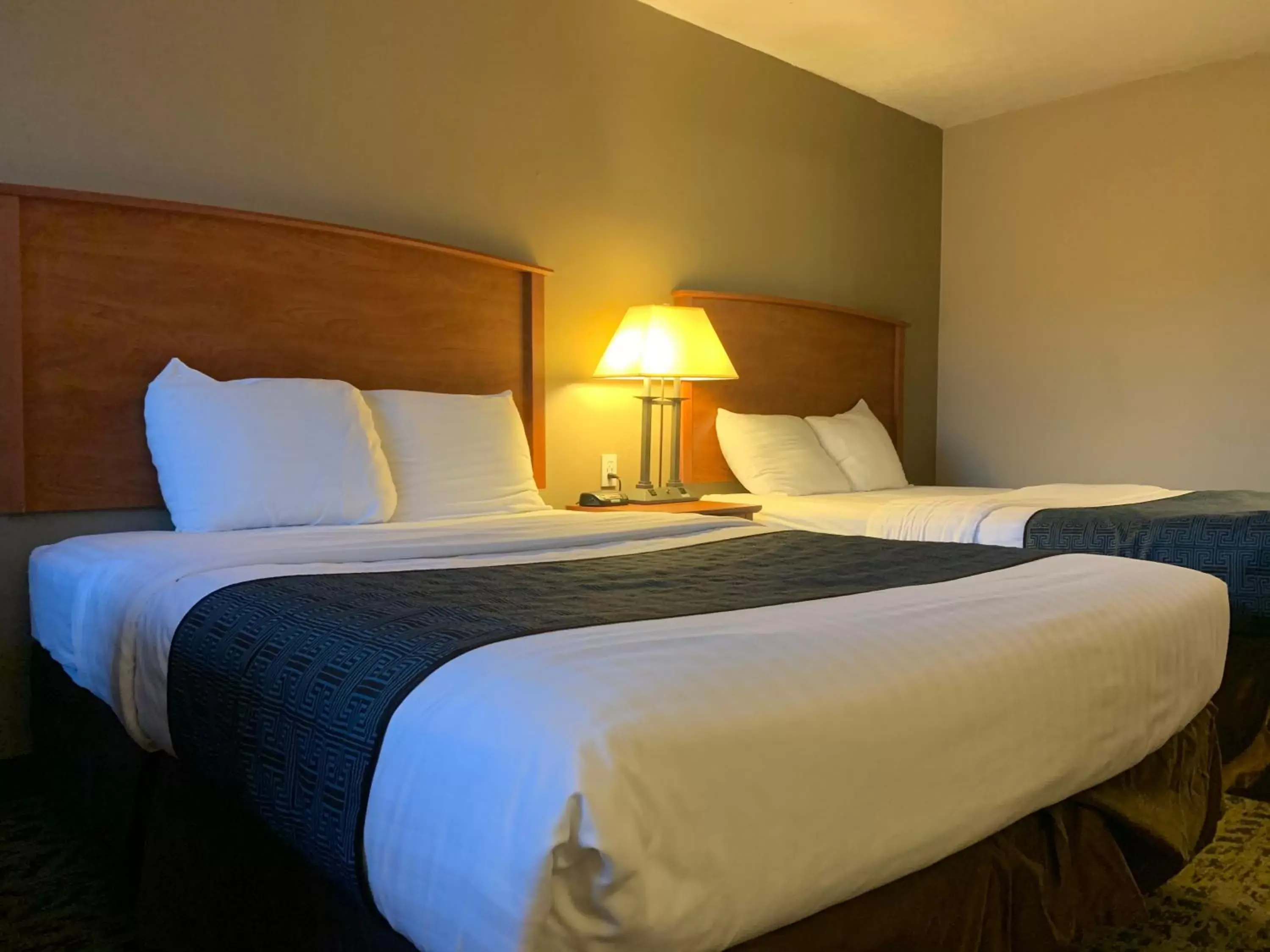 Queen Room with Two Queen Beds in Sunset Inn - John Day Queen Room with Two Queen Beds in Sunset Inn - John Day