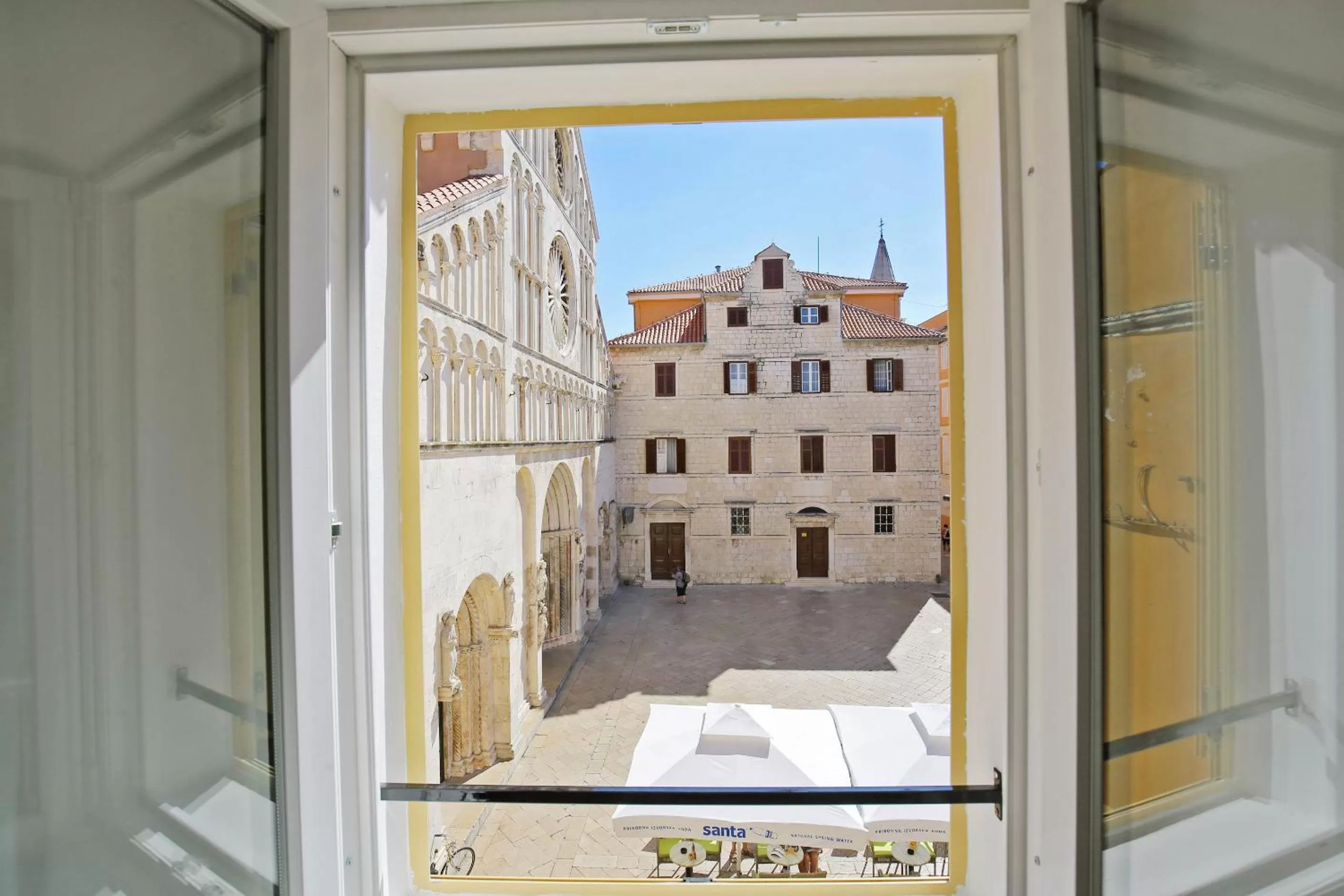 Day in Central Apartments Integrated Hotel