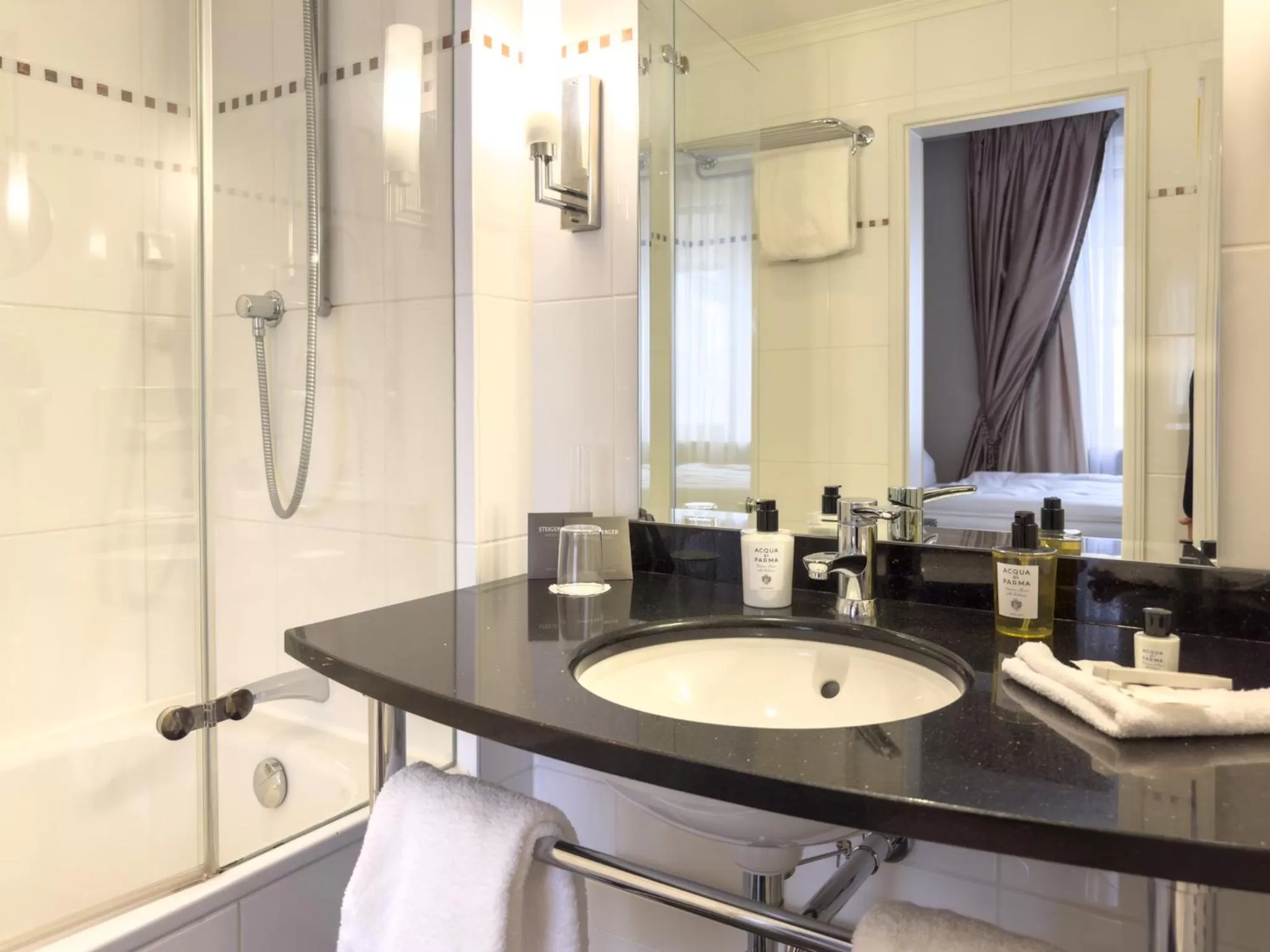 Bathroom in Steigenberger Icon Parkhotel Düsseldorf