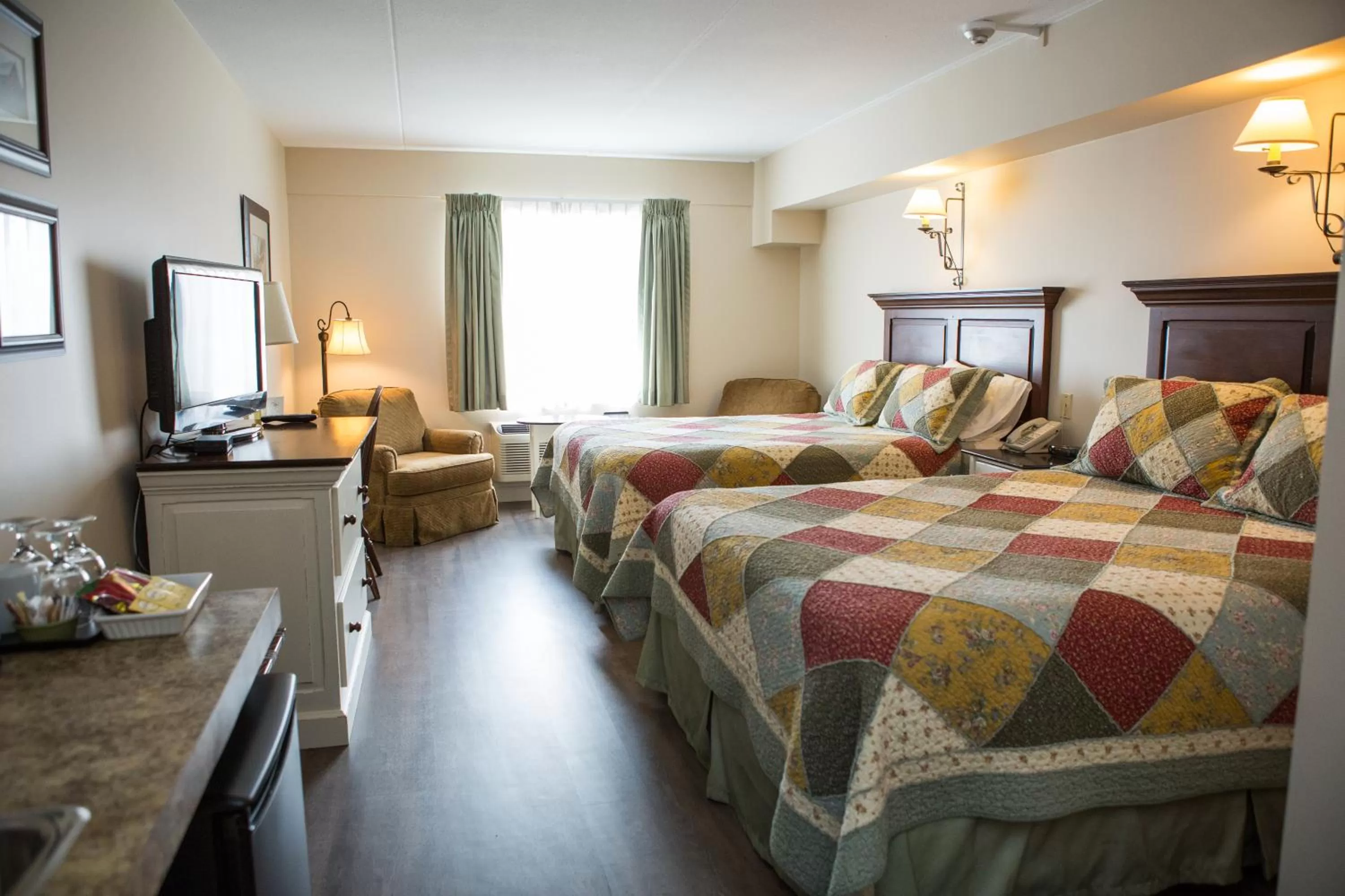 Photo of the whole room, Bed in The Village Inn of Lakefield