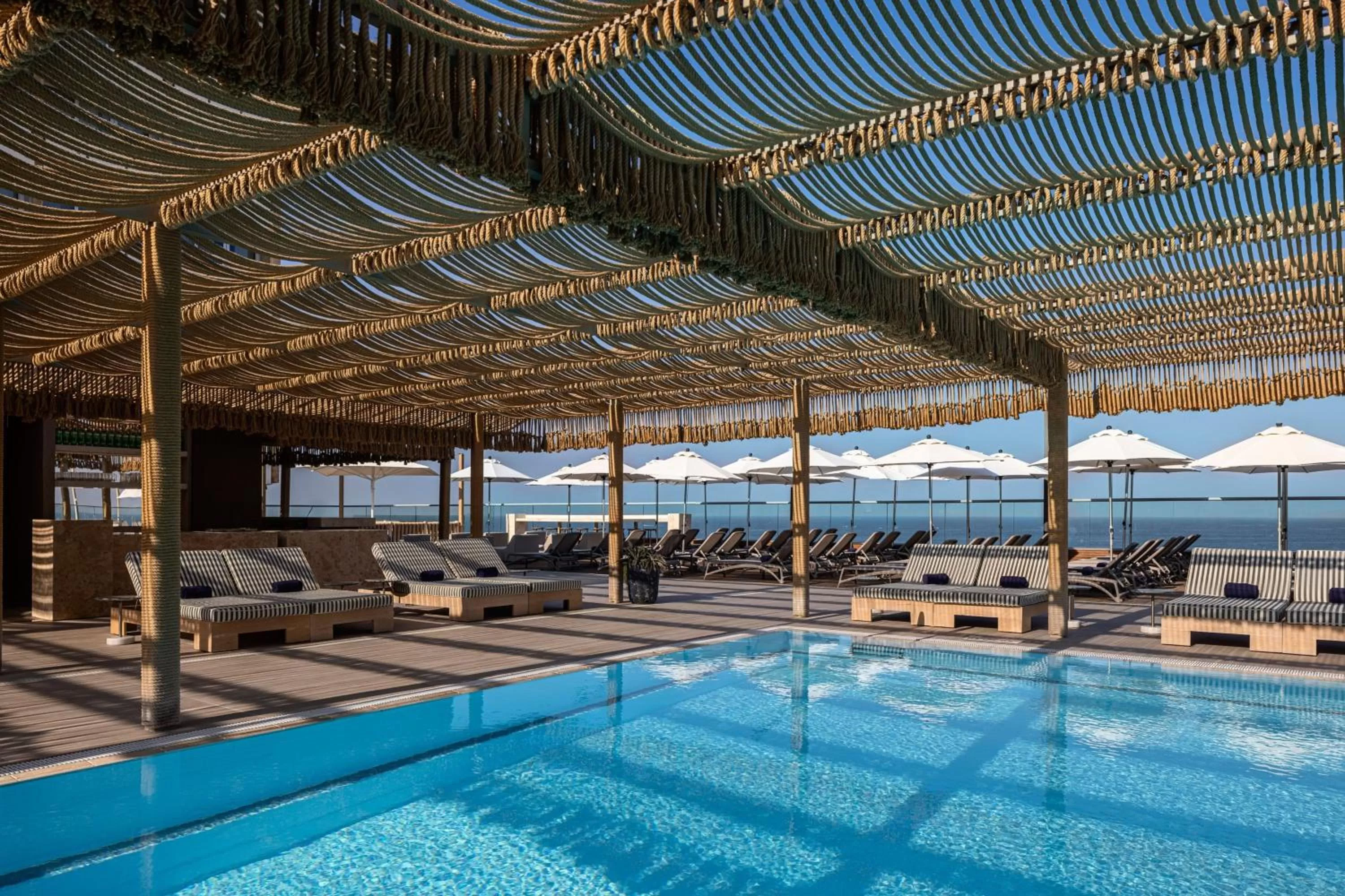 Swimming pool in Sheraton Grand Tel Aviv