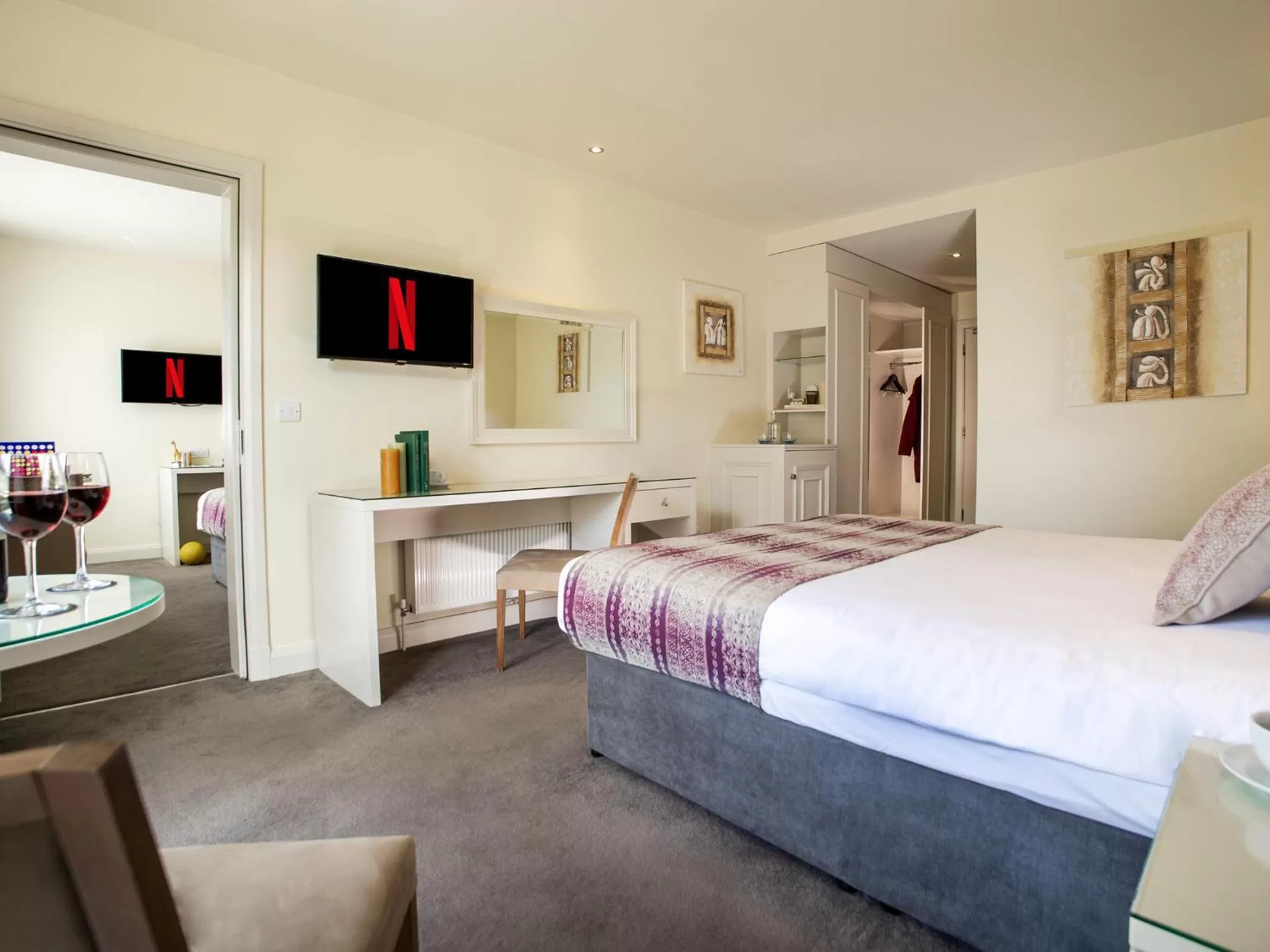 Bedroom, Bed in The Connacht Hotel