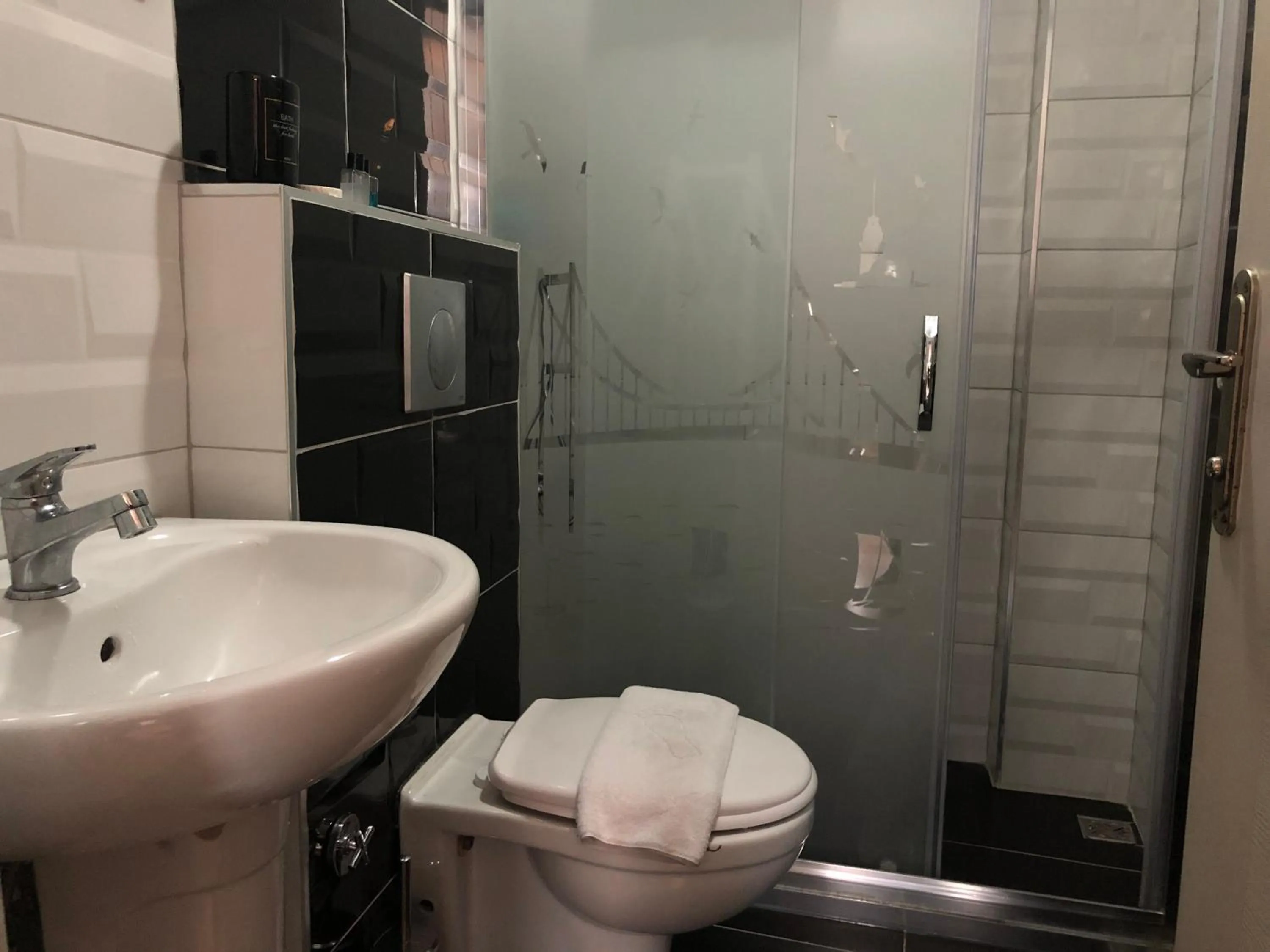 Photo of the whole room, Bathroom in Centre Suites Taksim