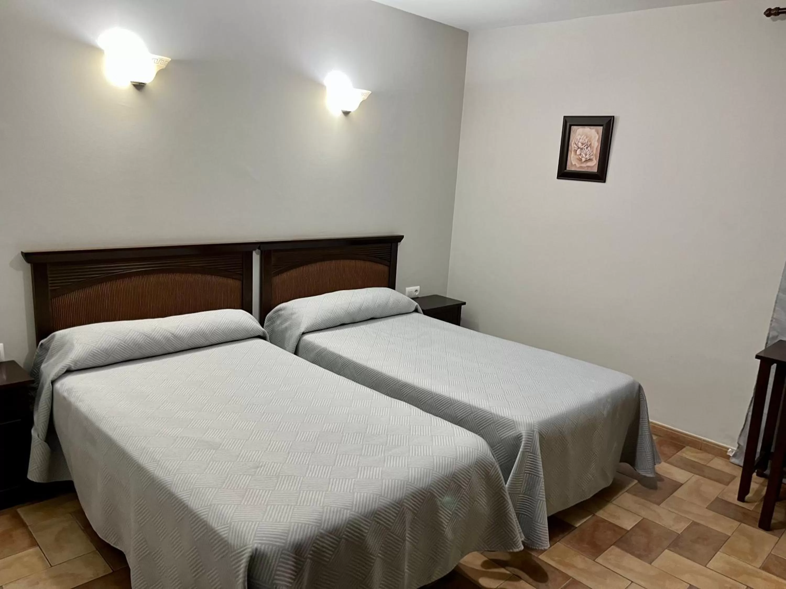 Photo of the whole room, Bed in Hotel Cervantes