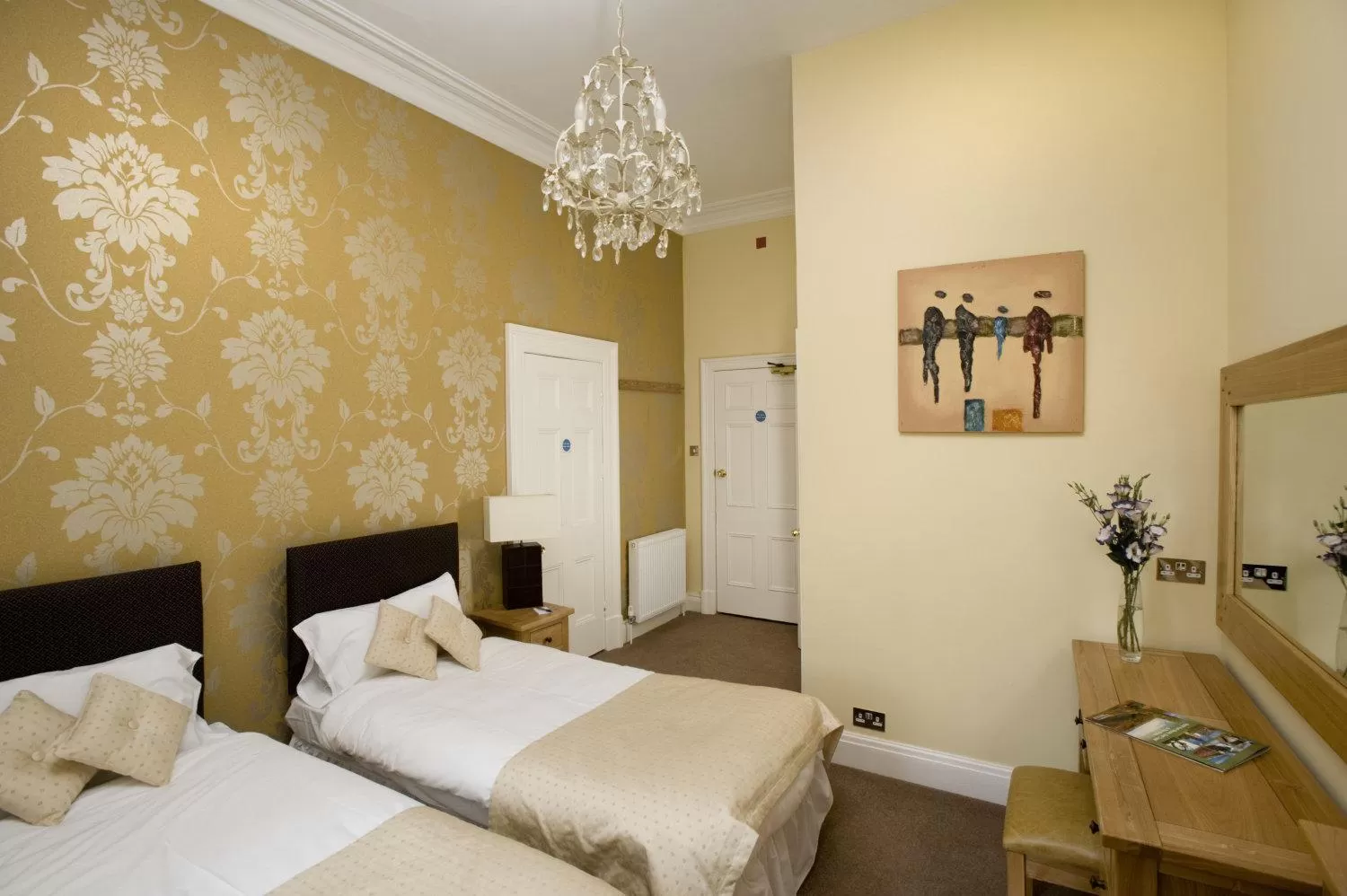 Luxury Twin Room in The Old Lodge