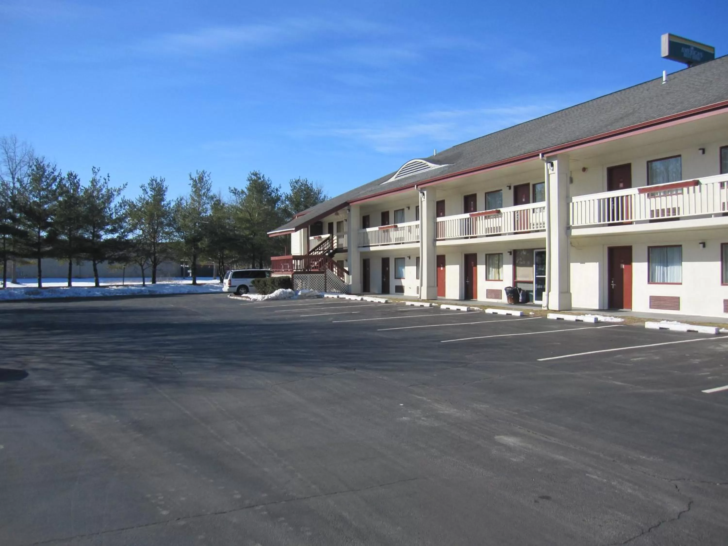 Facade/entrance in Days Inn by Wyndham Queensbury/Lake George