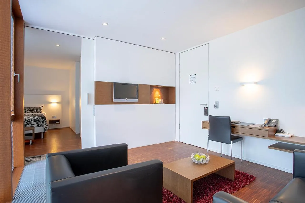 TV and multimedia in BECKER´S Hotel & Restaurant