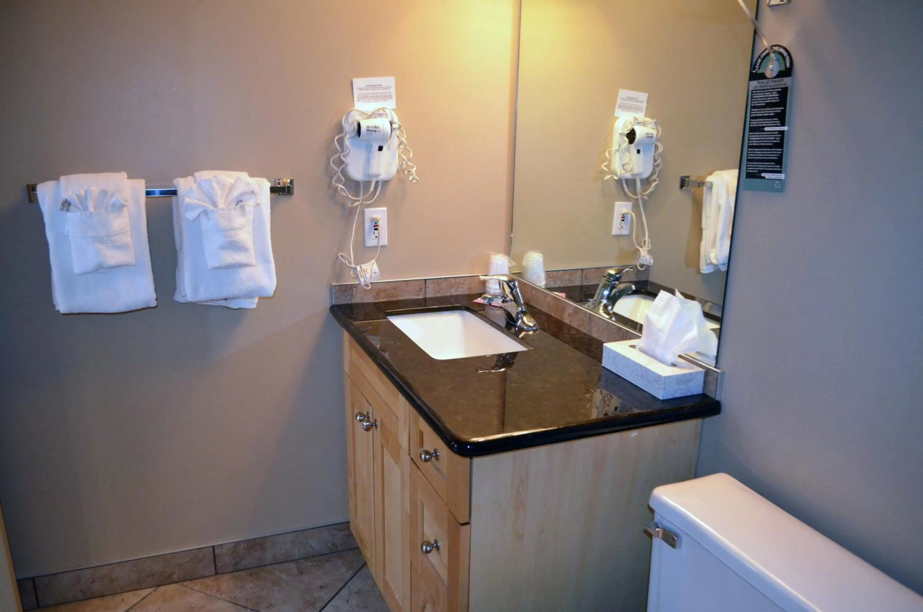Bathroom in Waterton Lakes Lodge Resort