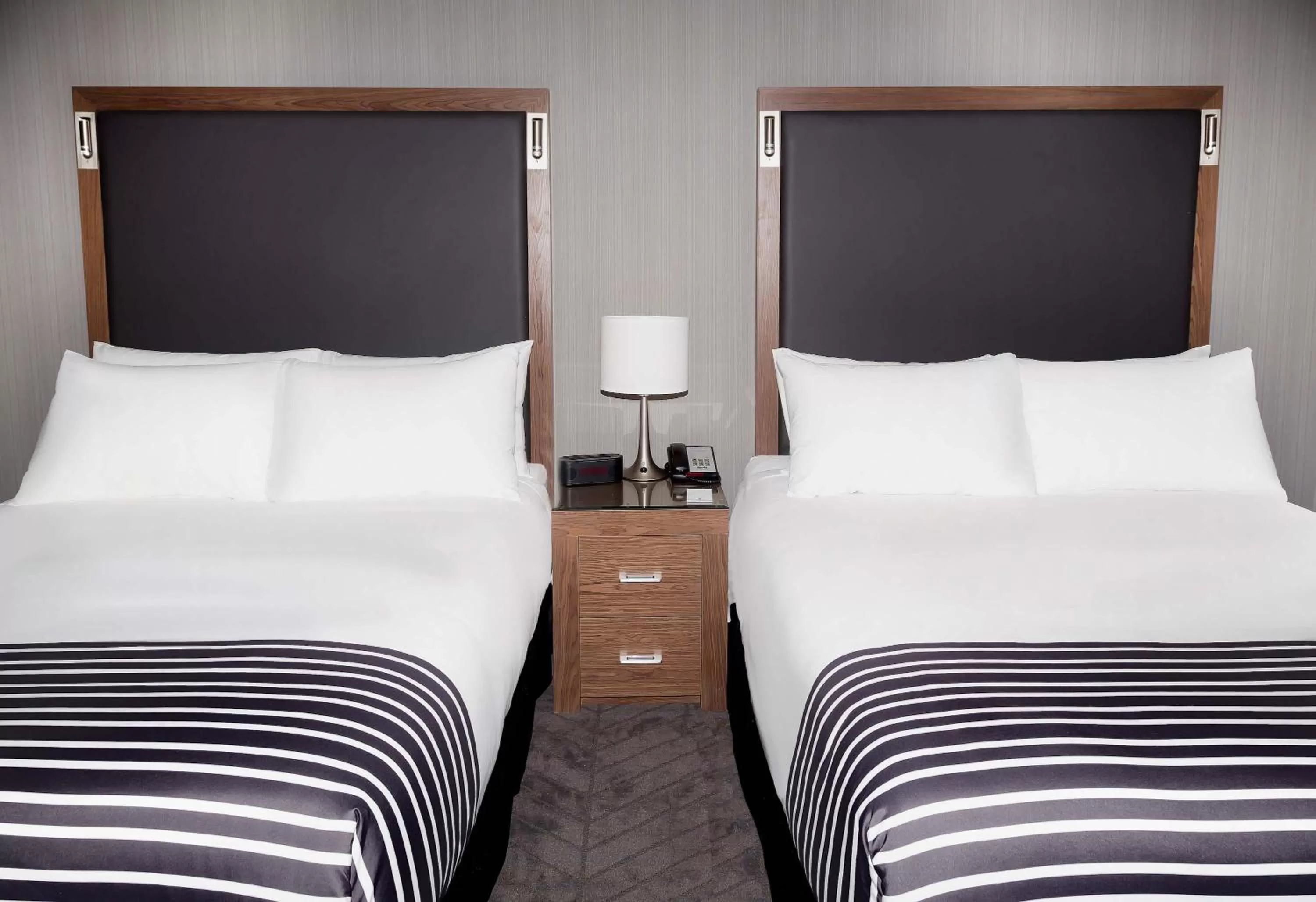 Bedroom, Bed in Sandman Signature Lethbridge Lodge