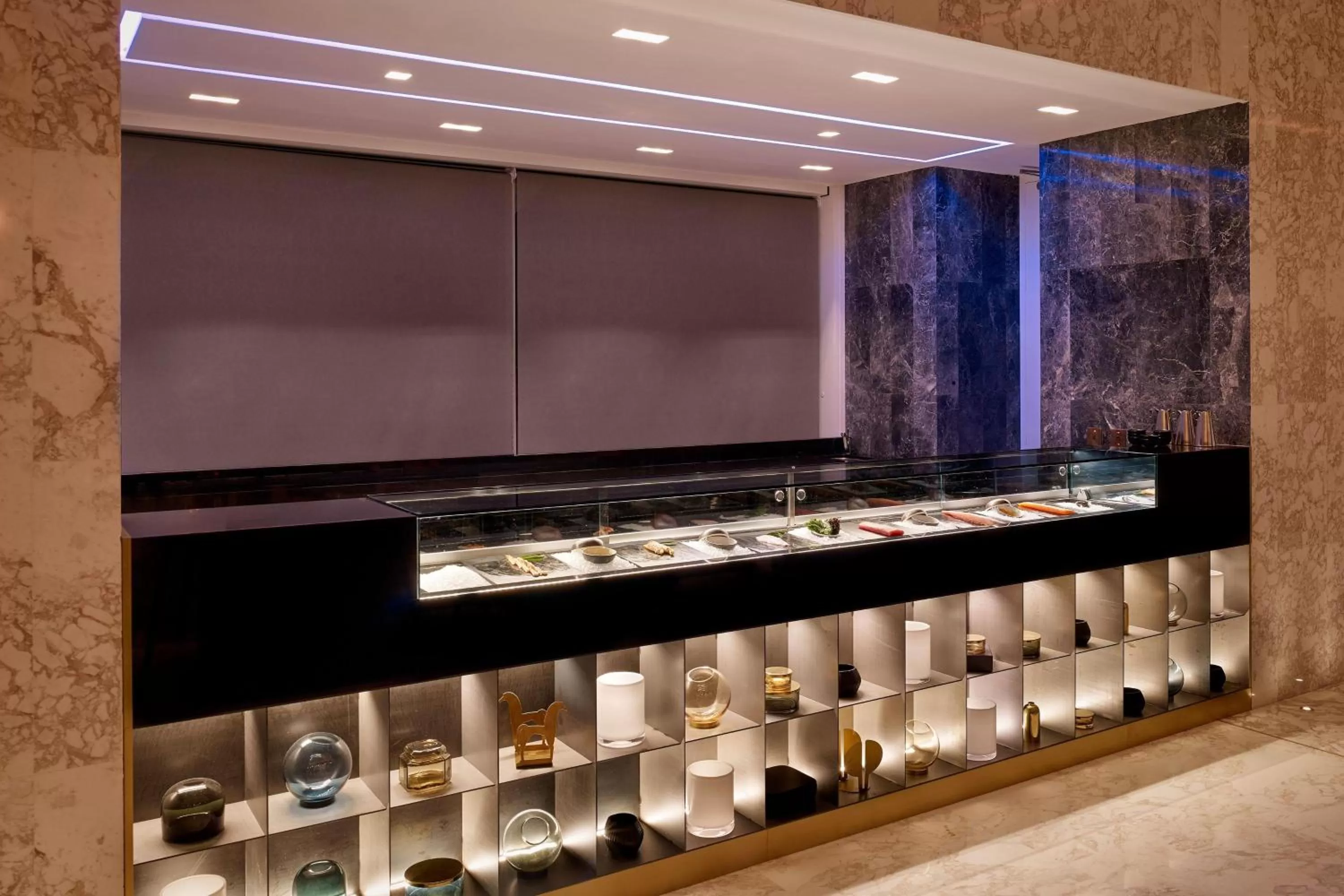 Lounge or bar in Parklane, a Luxury Collection Resort & Spa, Limassol