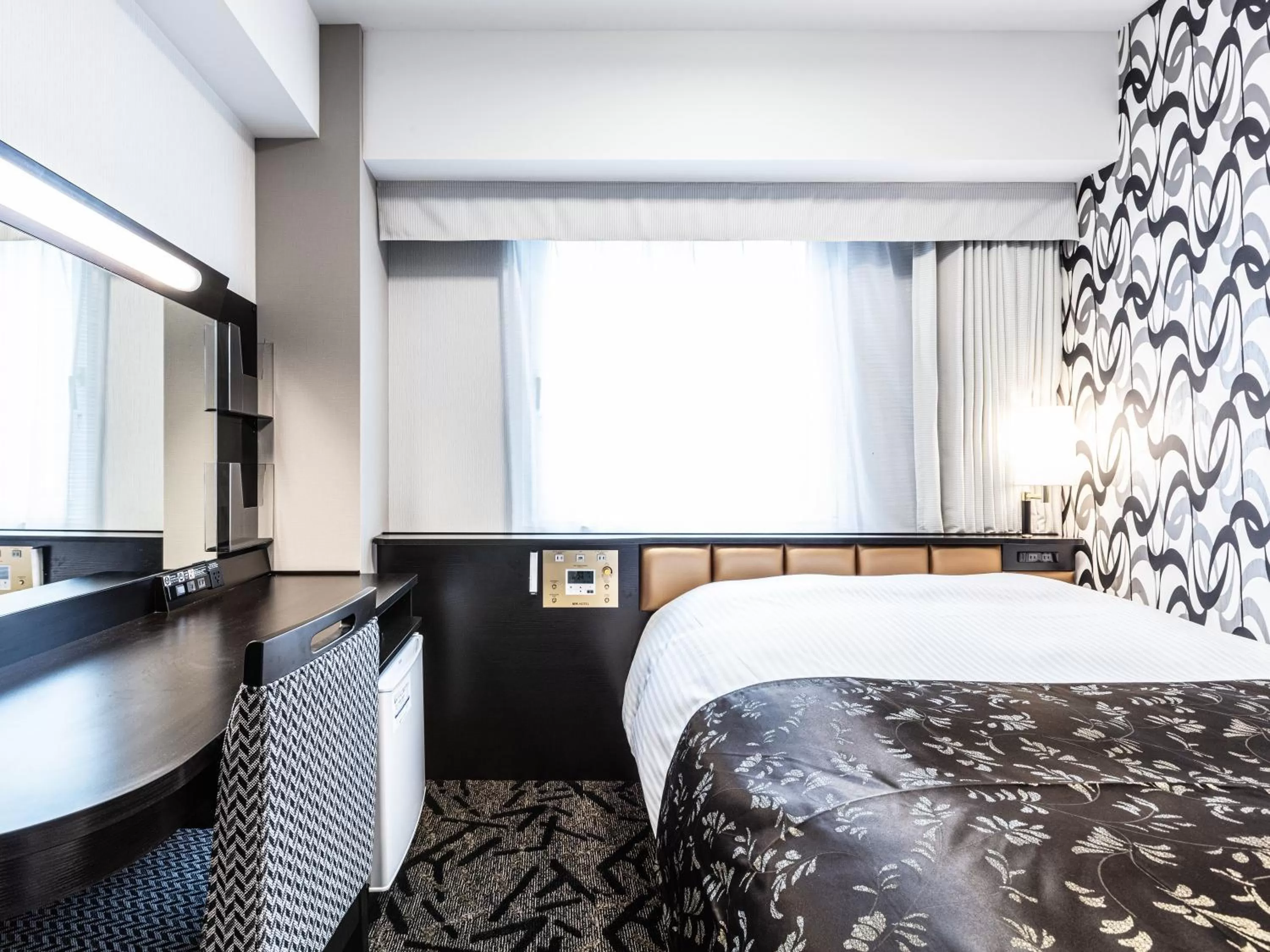 Photo of the whole room, Bed in APA Hotel Roppongi SIX