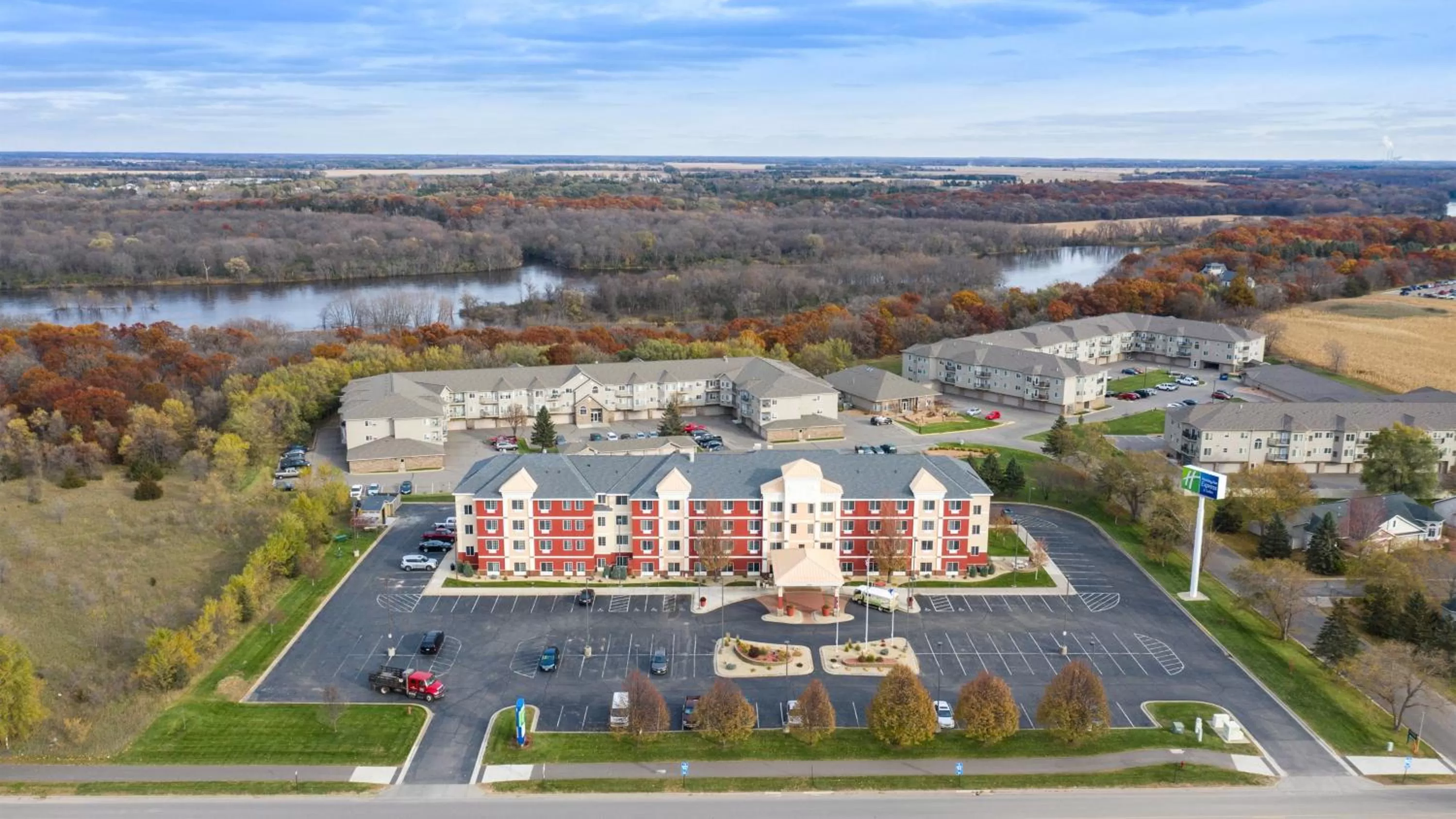 Property building in Holiday Inn Express and Suites St. Cloud by IHG