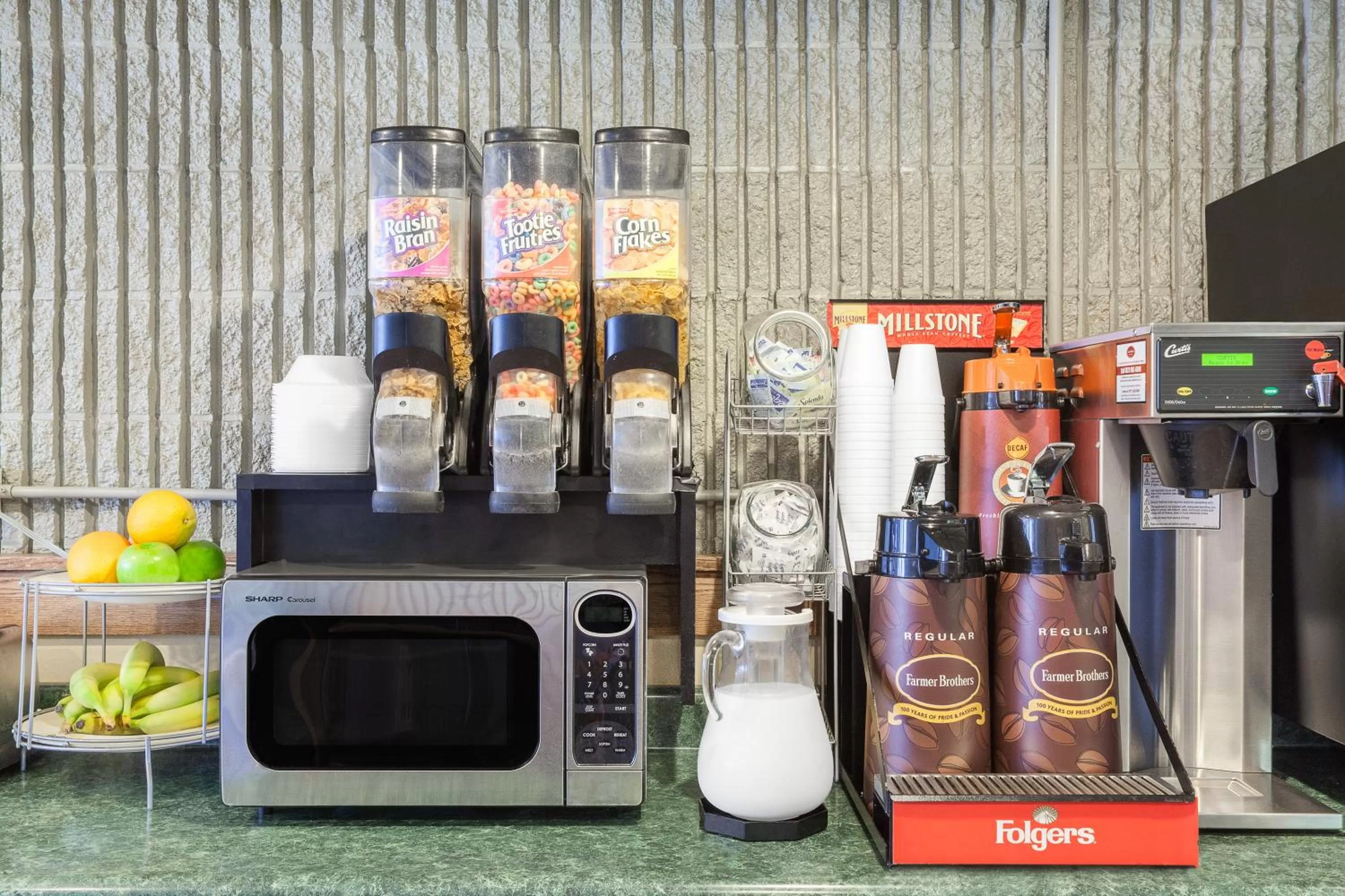 Restaurant/places to eat in Days Inn by Wyndham Wilkes Barre