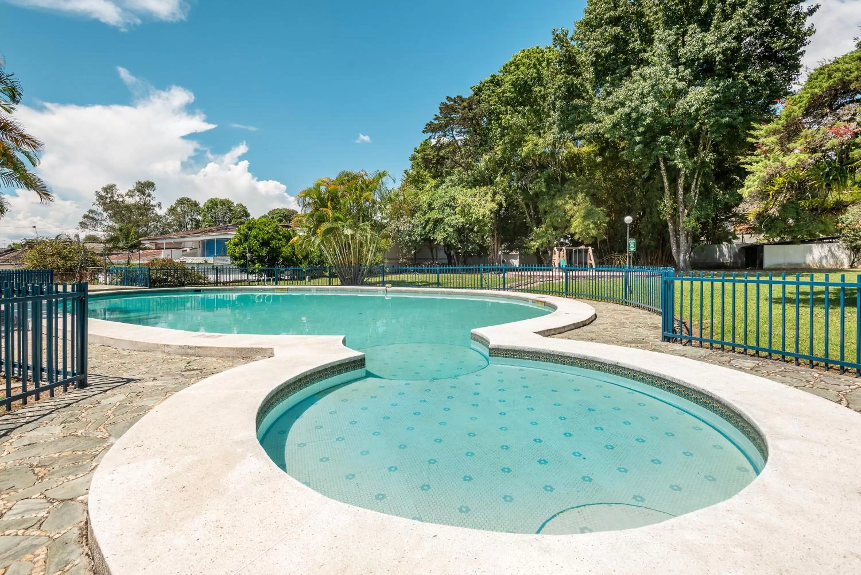 Swimming pool in Hotel Dann Monasterio