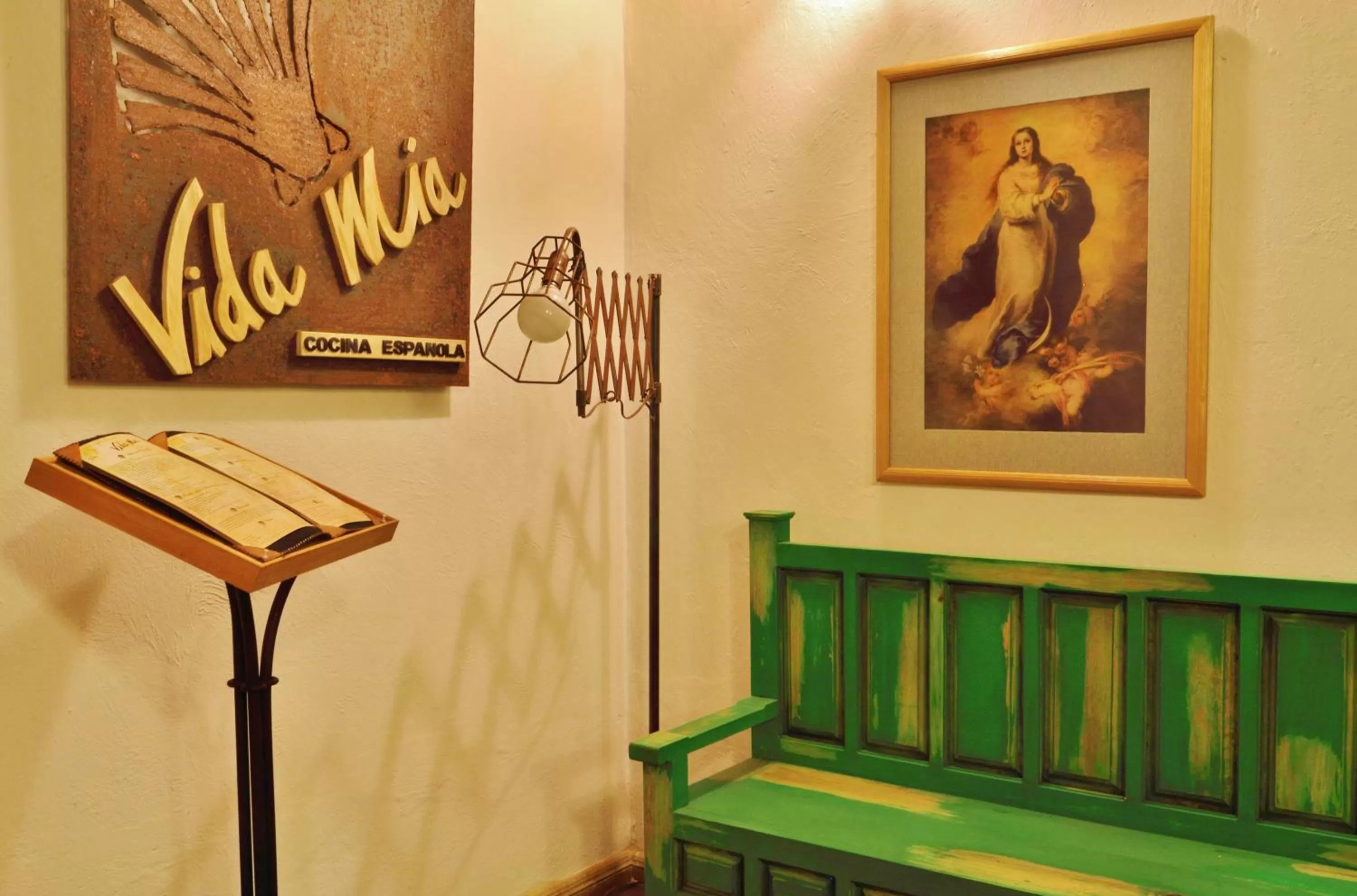 Restaurant/places to eat in Hotel Casavieja