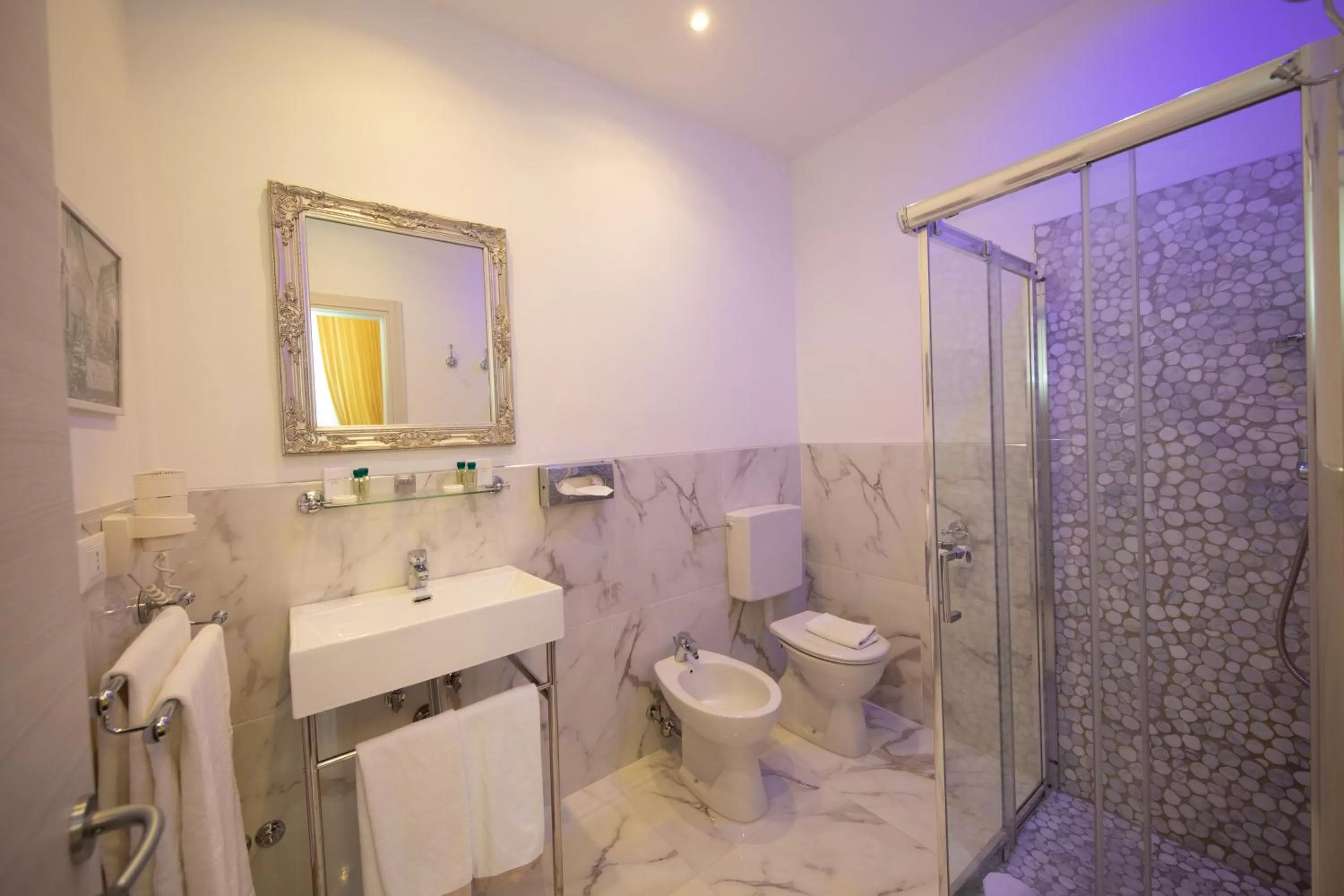 Bathroom in Albergo Rossini 1936