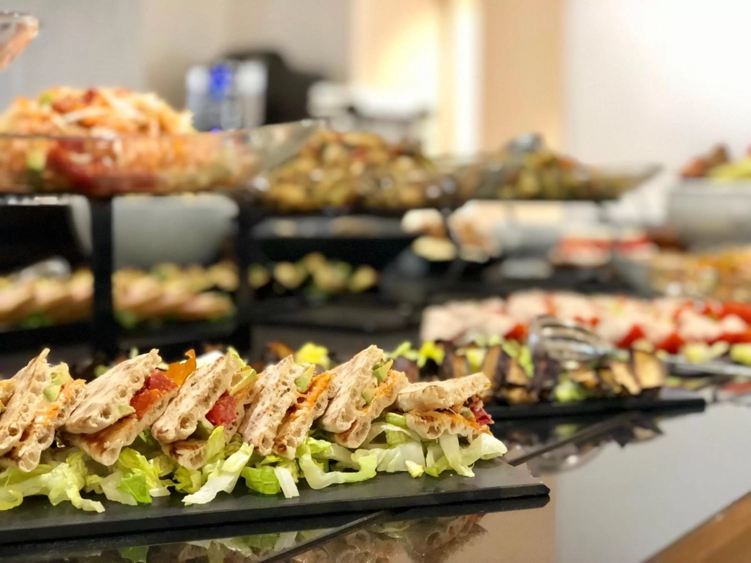 Food and drinks in Hotel Inn Paris CDG Airport