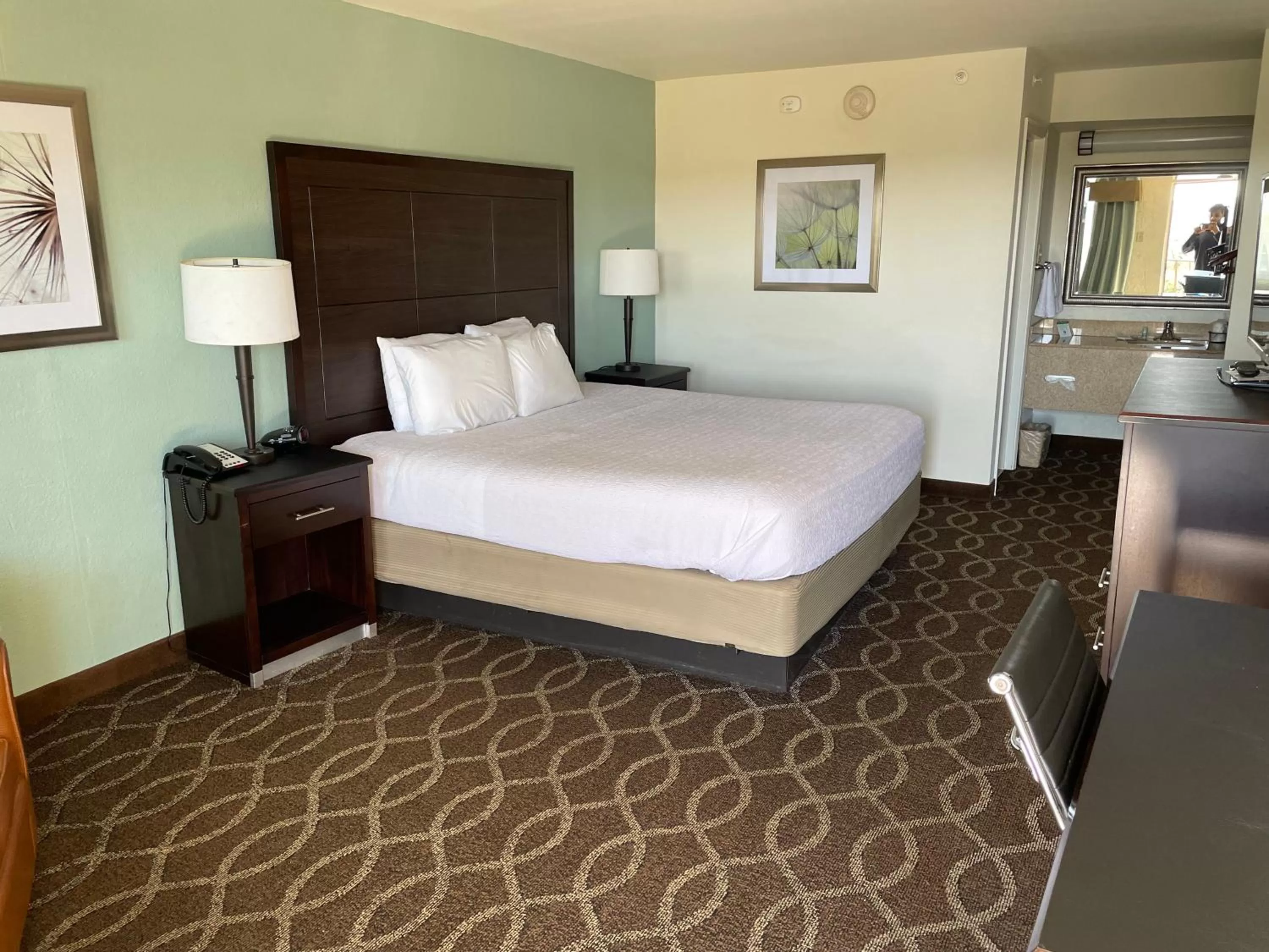 Photo of the whole room, Bed in Quality Inn Clinton North