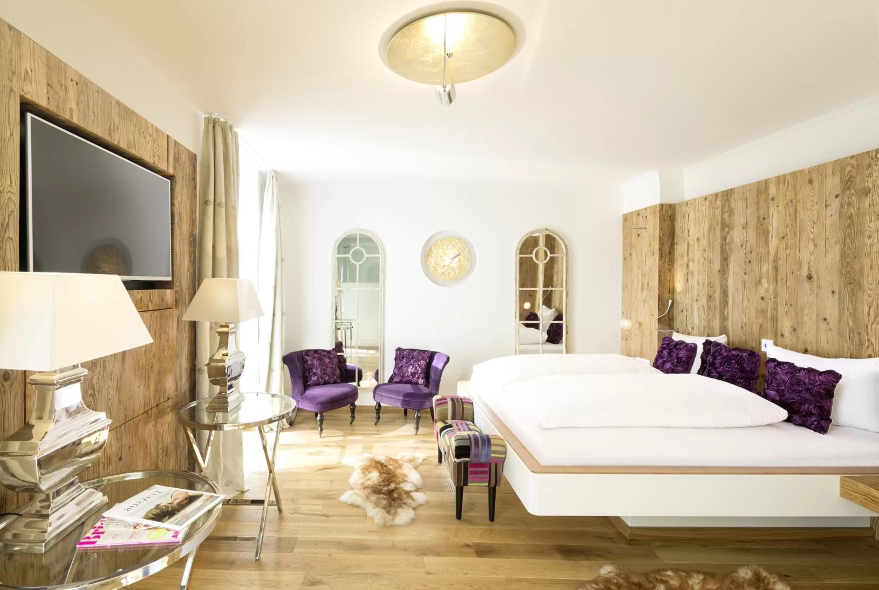 Photo of the whole room, Bed in YachtHotel Helvetia Spa- und Wellnessdomizil