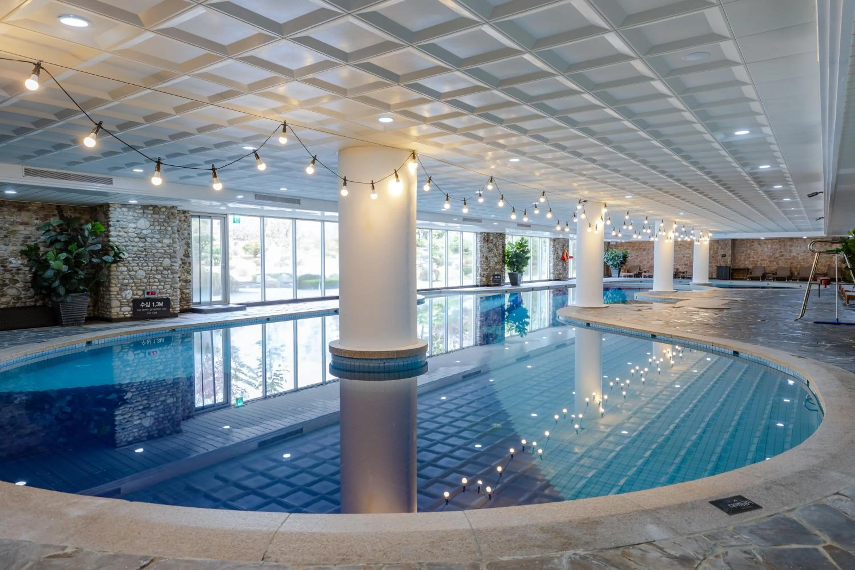 Swimming pool in Kensington Hotel Pyeongchang